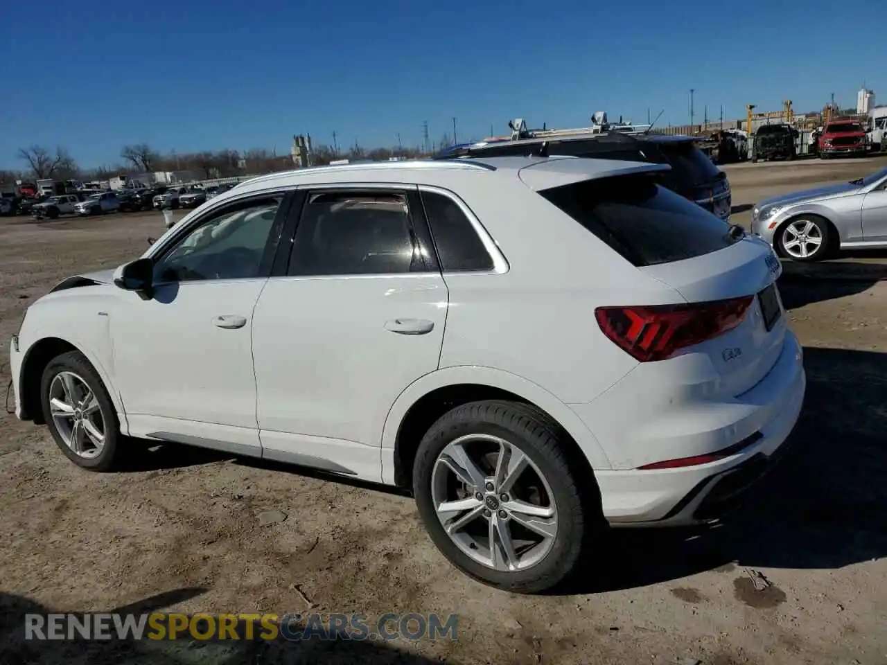 2 Photograph of a damaged car WA1DECF33M1139197 AUDI Q3 2021