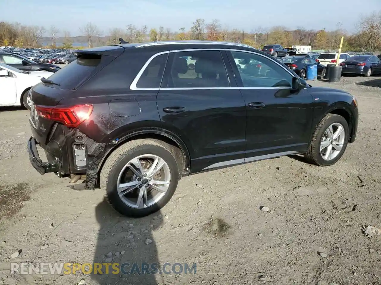 3 Photograph of a damaged car WA1DECF34M1013348 AUDI Q3 2021