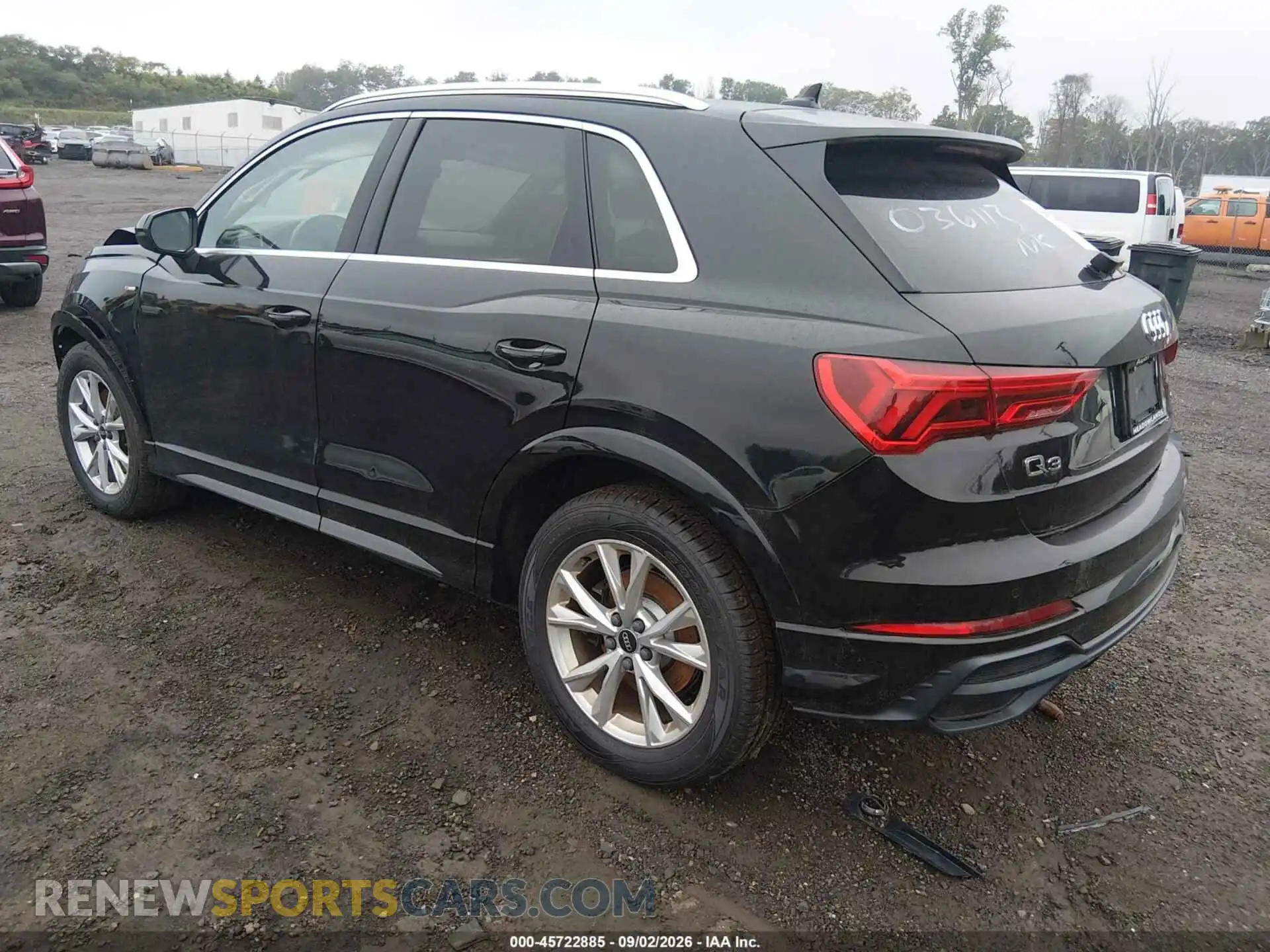 3 Photograph of a damaged car WA1DECF34M1036113 AUDI Q3 2021