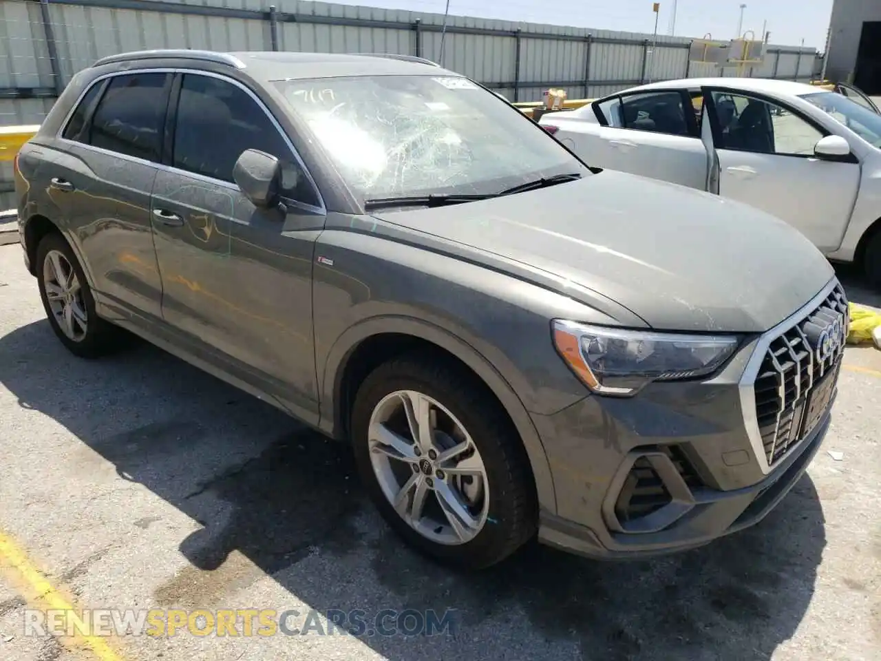 1 Photograph of a damaged car WA1DECF35M1016243 AUDI Q3 2021