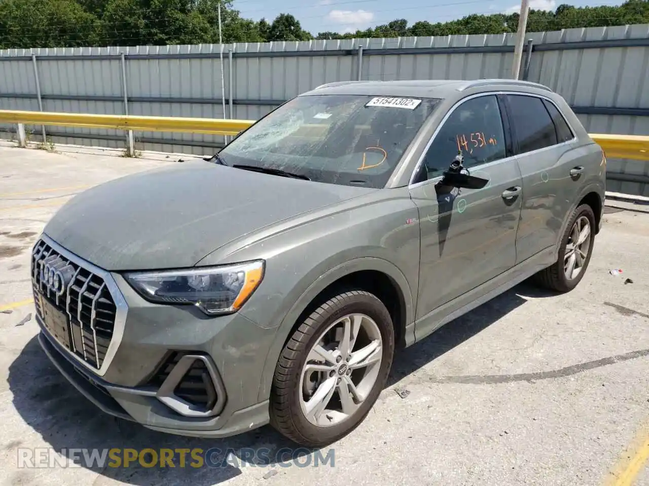 2 Photograph of a damaged car WA1DECF35M1016243 AUDI Q3 2021