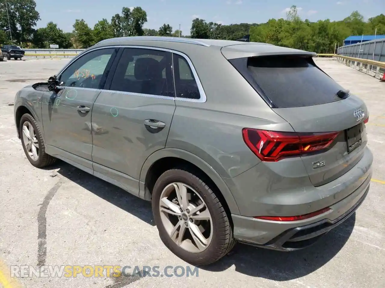 3 Photograph of a damaged car WA1DECF35M1016243 AUDI Q3 2021