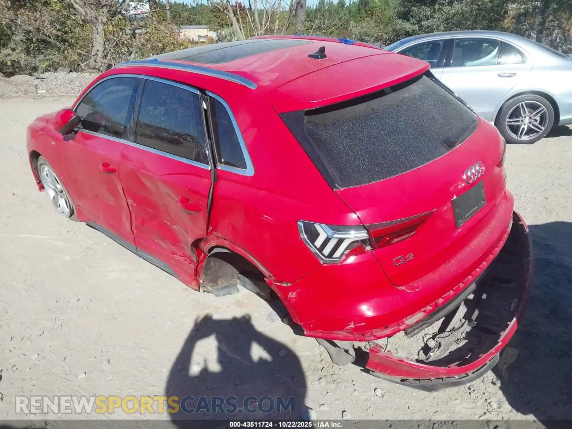 3 Photograph of a damaged car WA1DECF35M1017571 AUDI Q3 2021