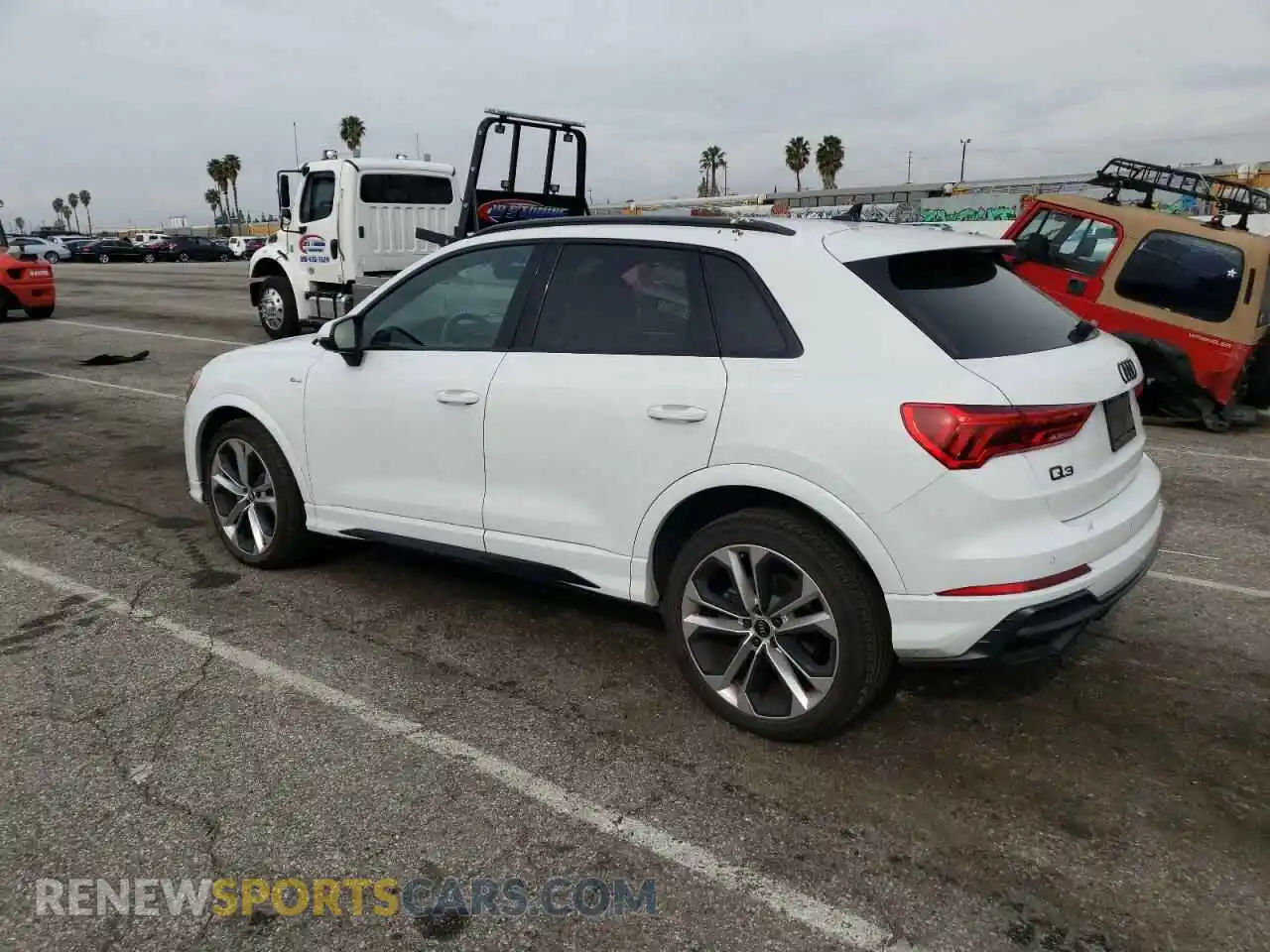 2 Photograph of a damaged car WA1DECF36M1137752 AUDI Q3 2021
