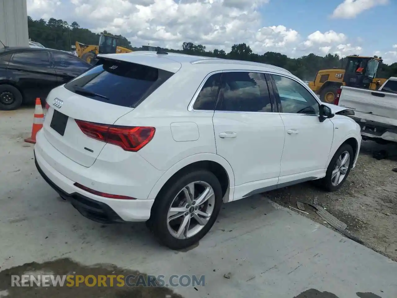 3 Photograph of a damaged car WA1DECF37M1028653 AUDI Q3 2021