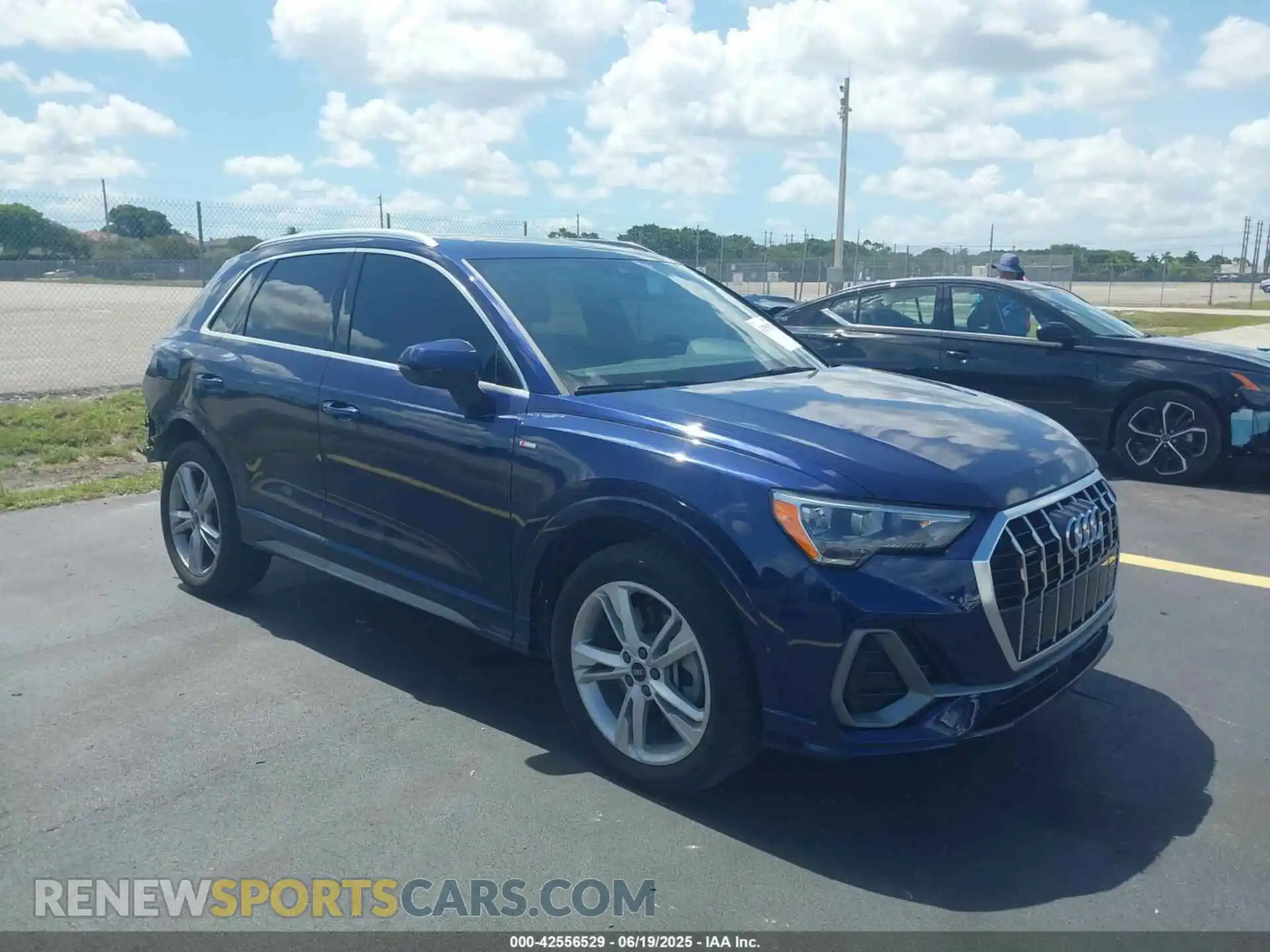 1 Photograph of a damaged car WA1DECF37M1032508 AUDI Q3 2021