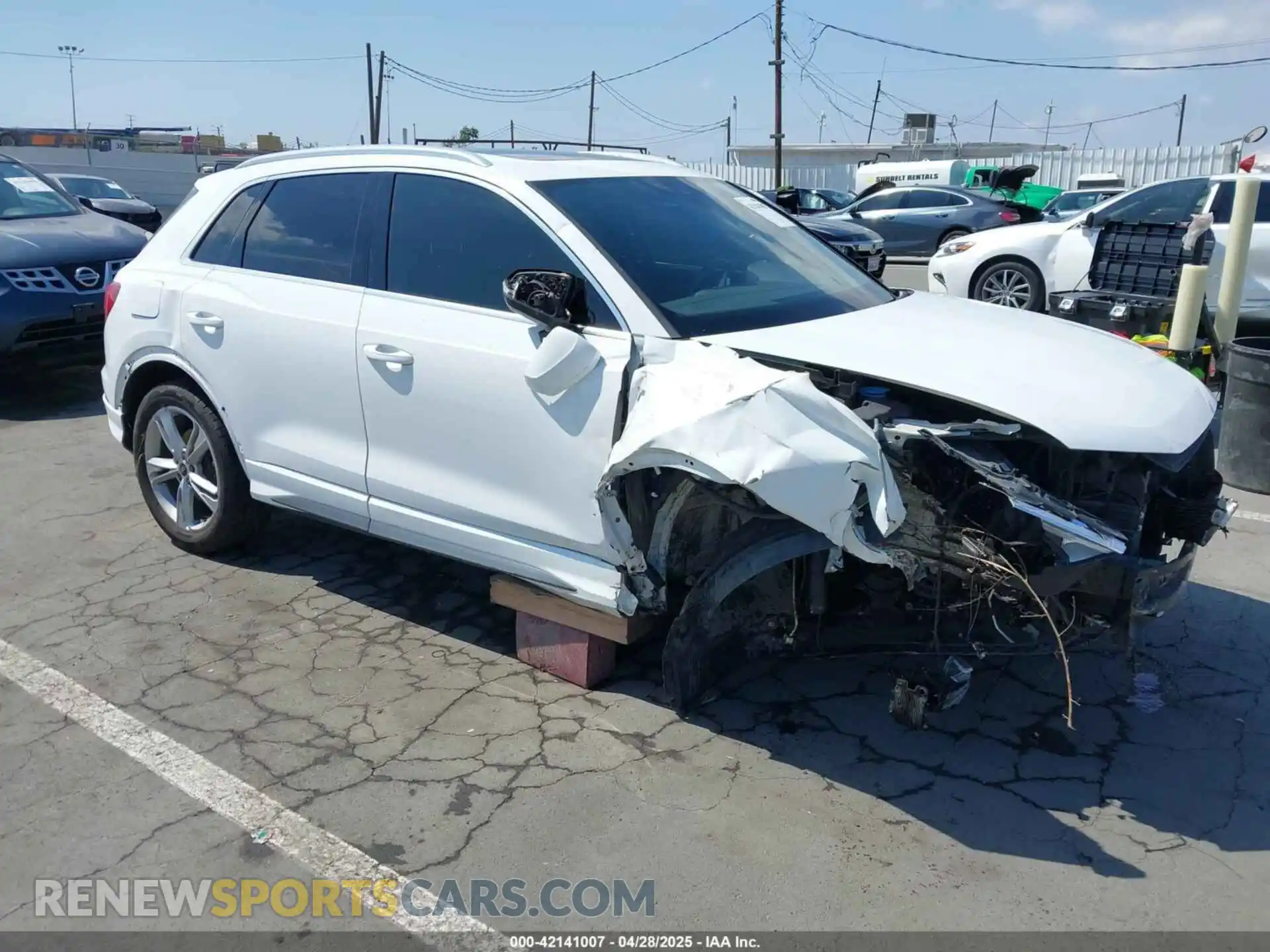 1 Photograph of a damaged car WA1DECF37M1055948 AUDI Q3 2021