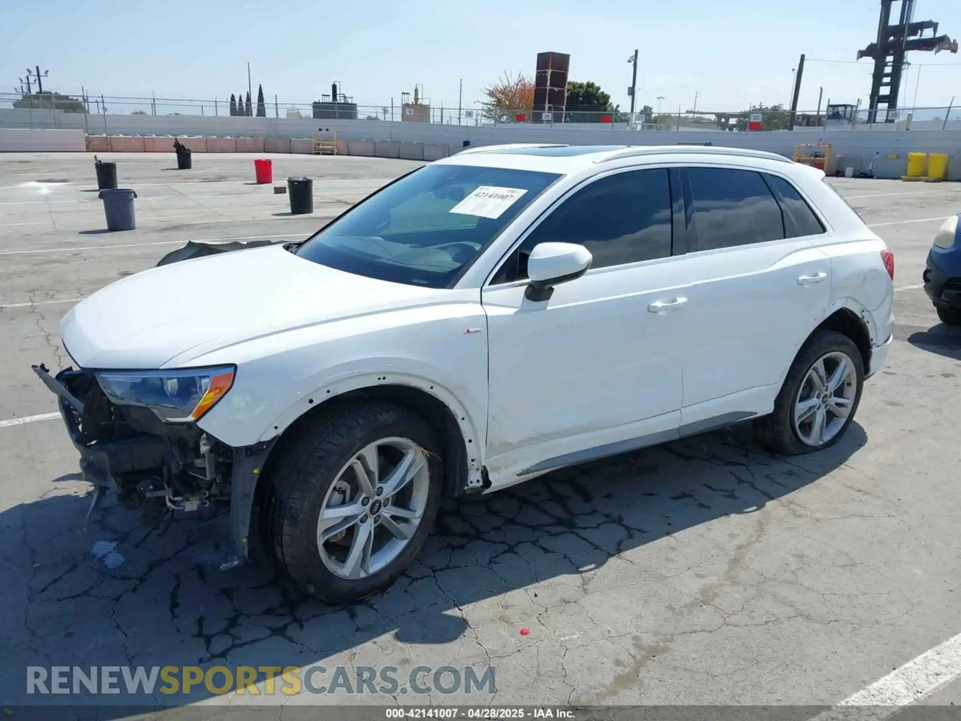2 Photograph of a damaged car WA1DECF37M1055948 AUDI Q3 2021