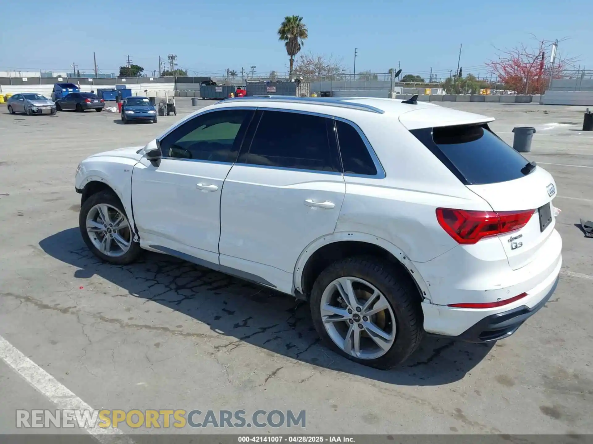 3 Photograph of a damaged car WA1DECF37M1055948 AUDI Q3 2021