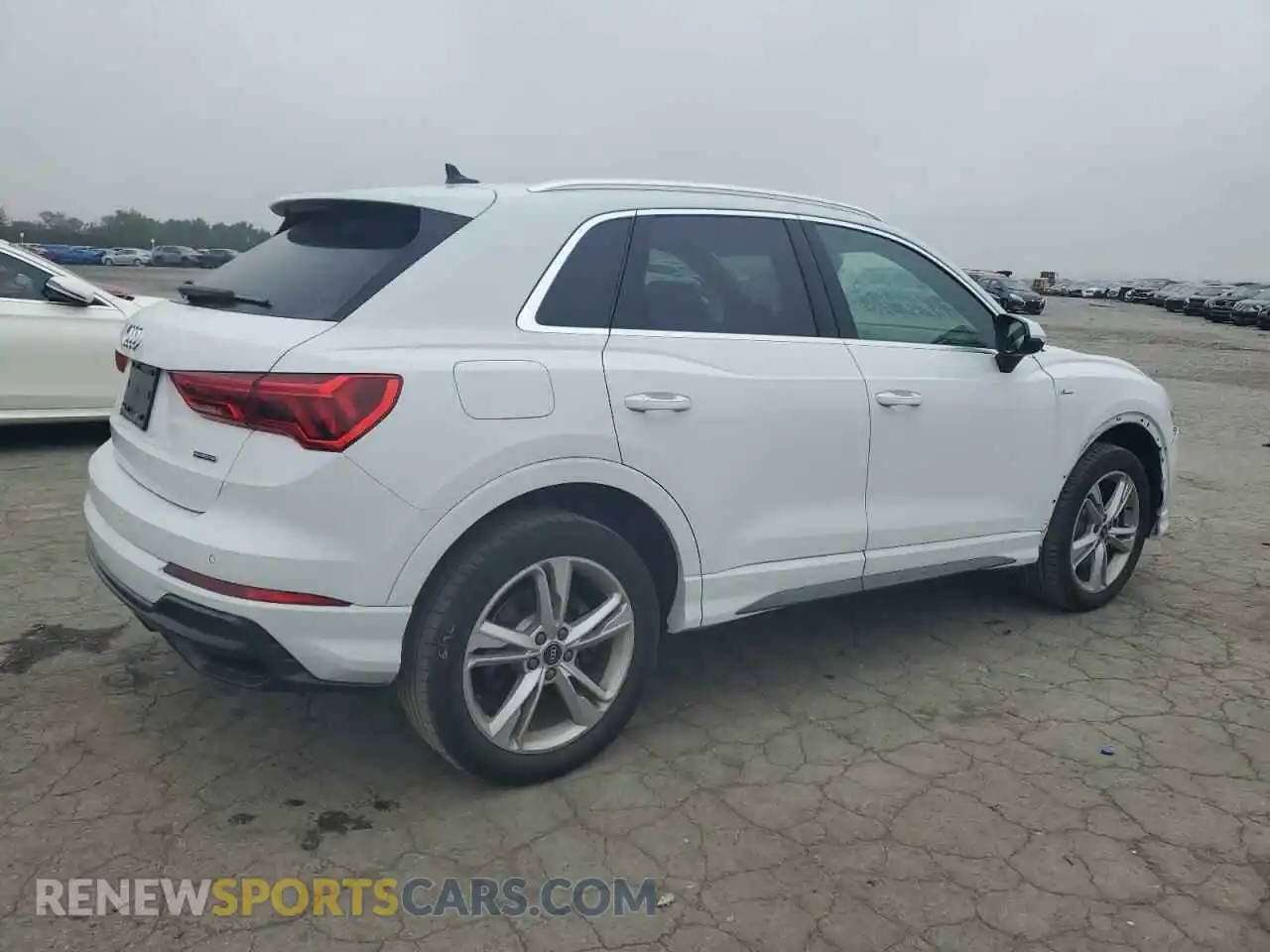 3 Photograph of a damaged car WA1DECF37M1079067 AUDI Q3 2021