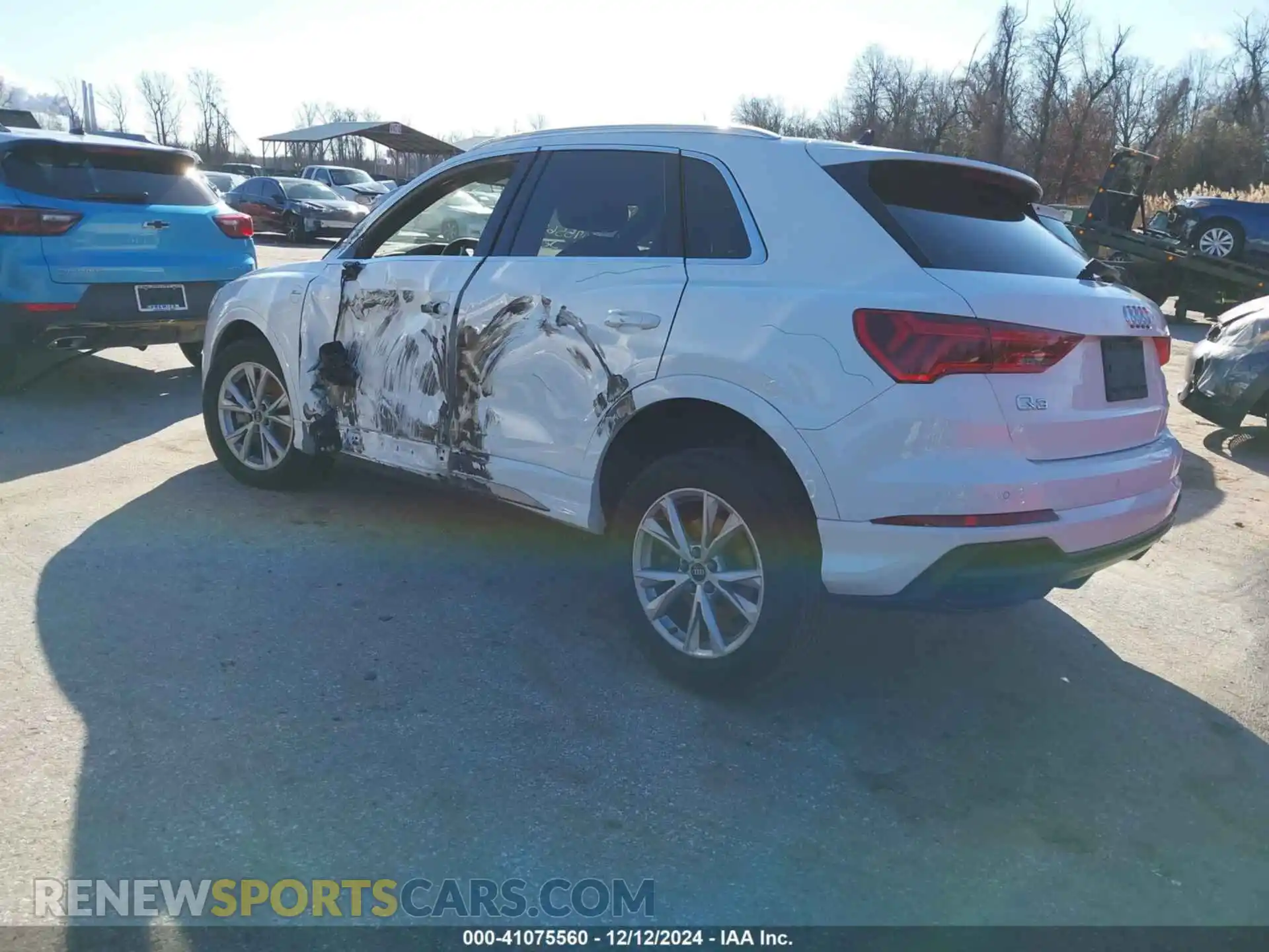 3 Photograph of a damaged car WA1DECF38M1016138 AUDI Q3 2021