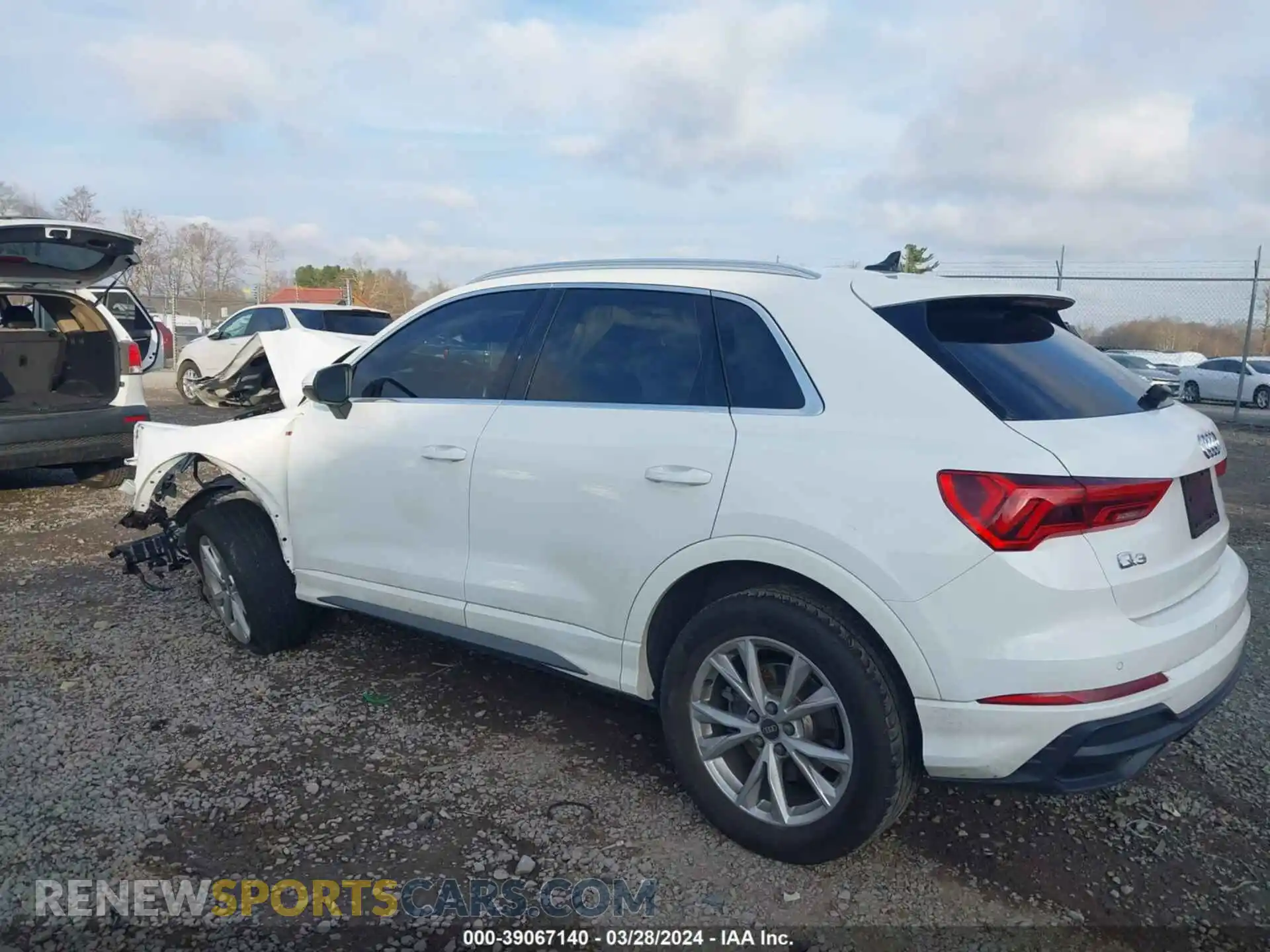 3 Photograph of a damaged car WA1DECF38M1016673 AUDI Q3 2021