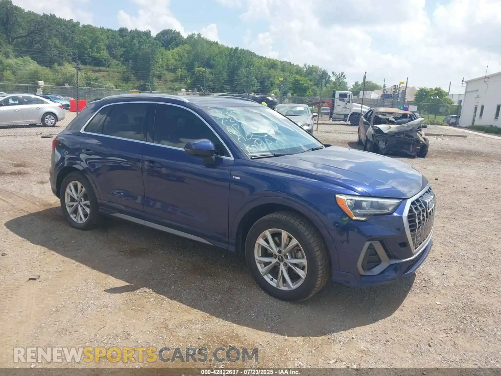 1 Photograph of a damaged car WA1DECF38M1021629 AUDI Q3 2021