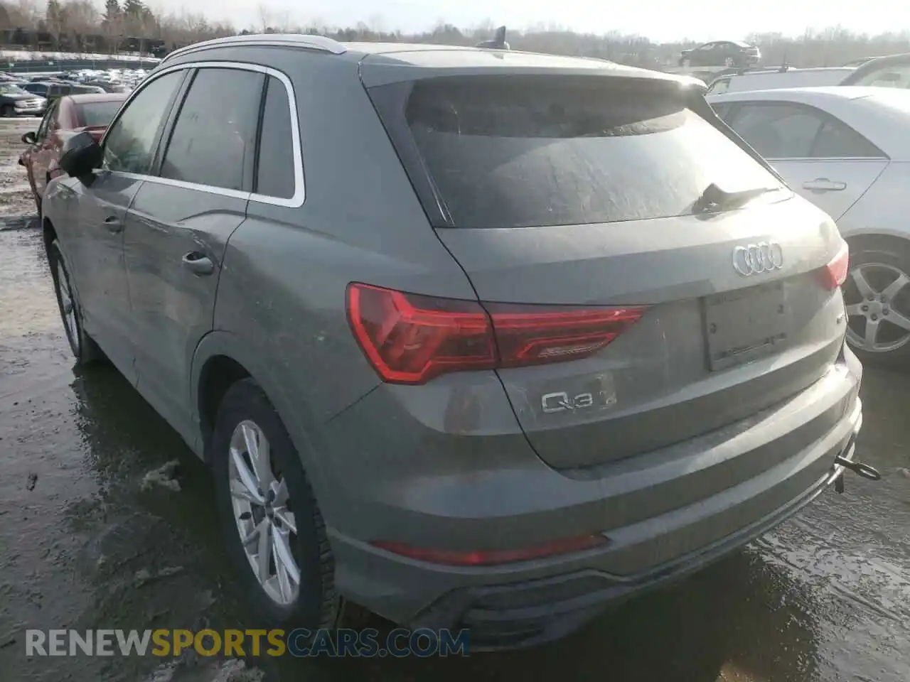 3 Photograph of a damaged car WA1DECF38M1087789 AUDI Q3 2021