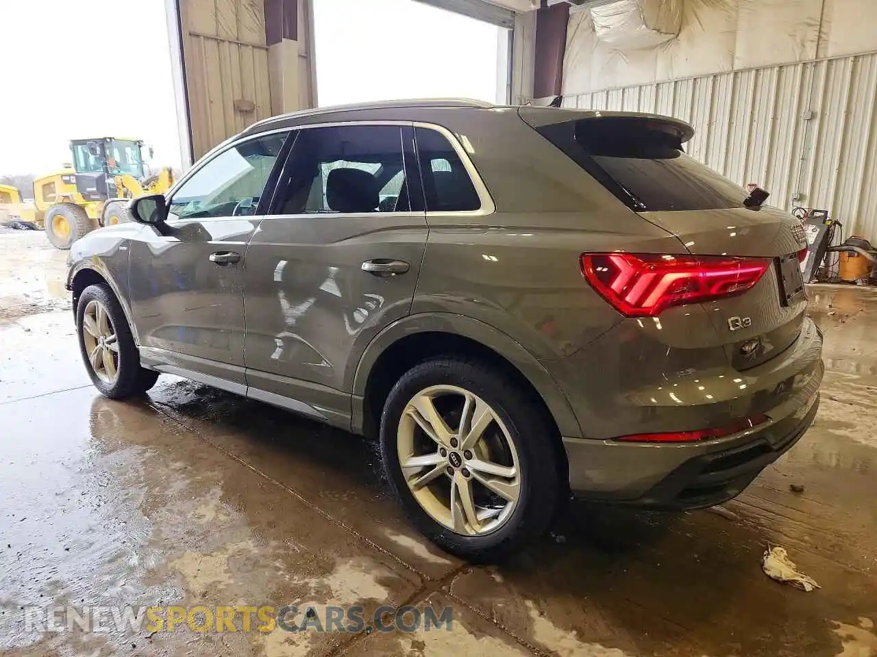 2 Photograph of a damaged car WA1DECF39M1017816 AUDI Q3 2021
