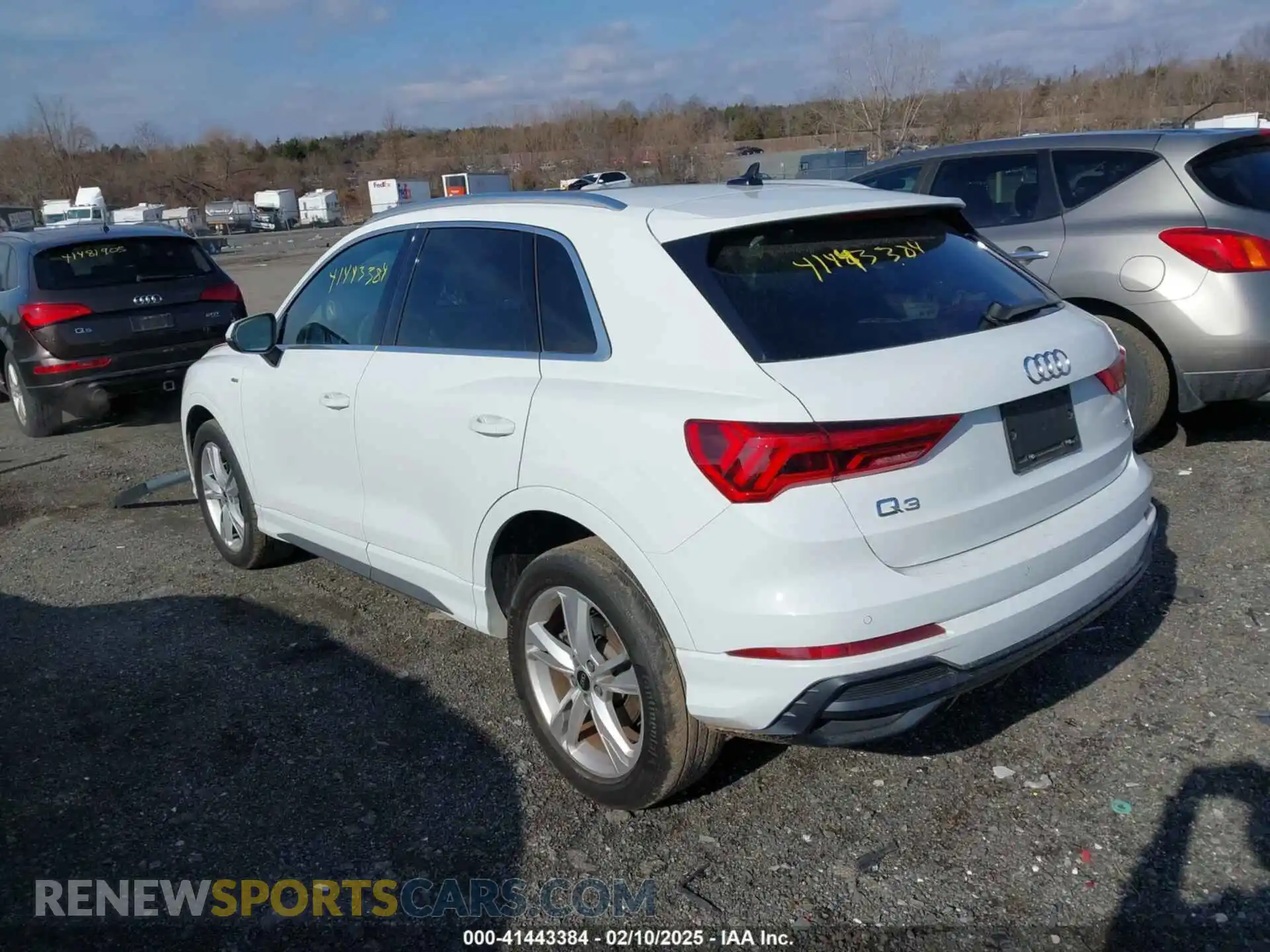 3 Photograph of a damaged car WA1DECF39M1023177 AUDI Q3 2021