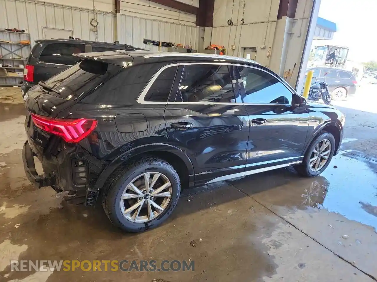 3 Photograph of a damaged car WA1DECF39M1042067 AUDI Q3 2021