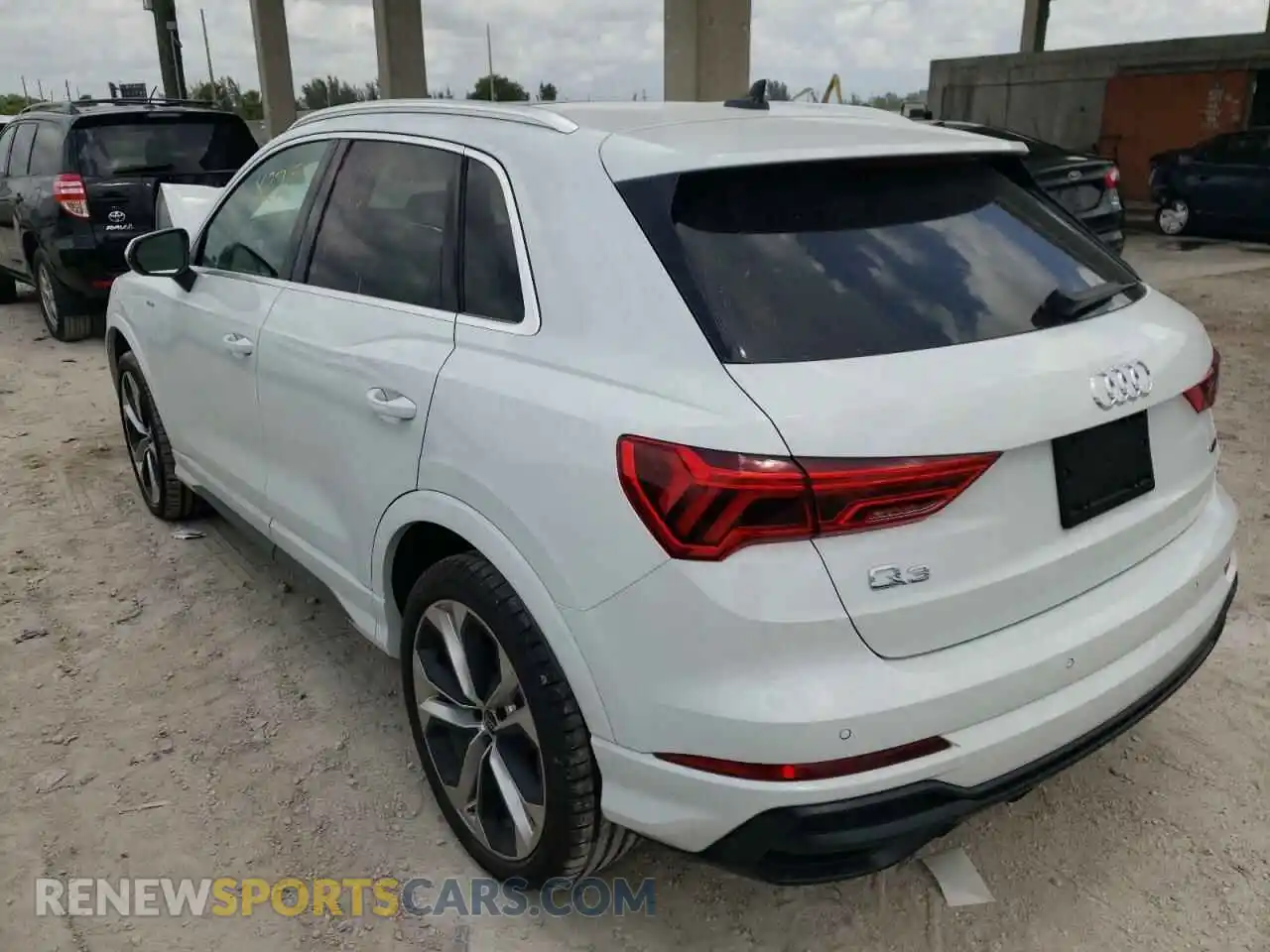 3 fotografías del automóvil dañado WA1DECF39M1153136 AUDI Q3 2021