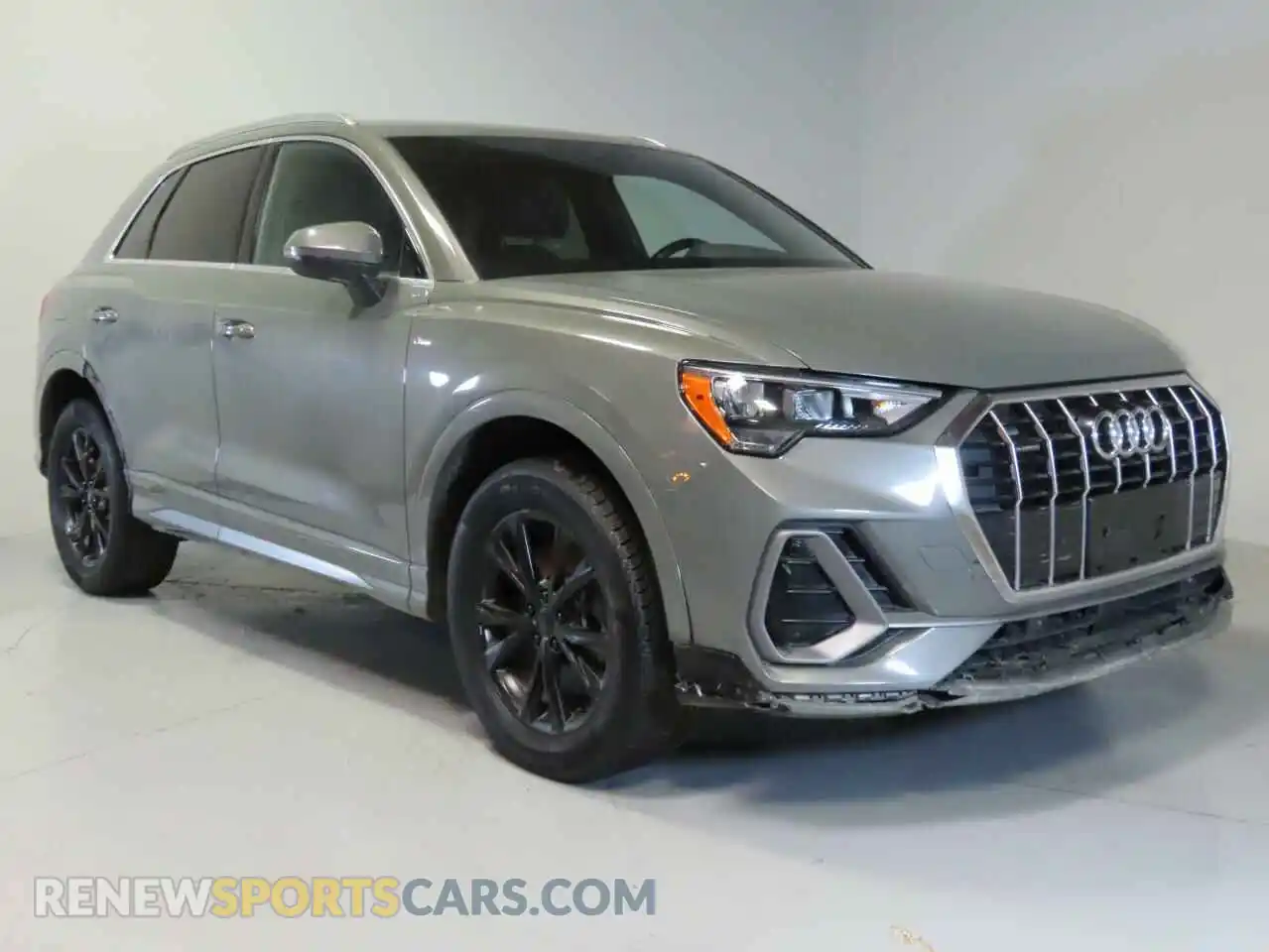 1 Photograph of a damaged car WA1DECF39M1153959 AUDI Q3 2021