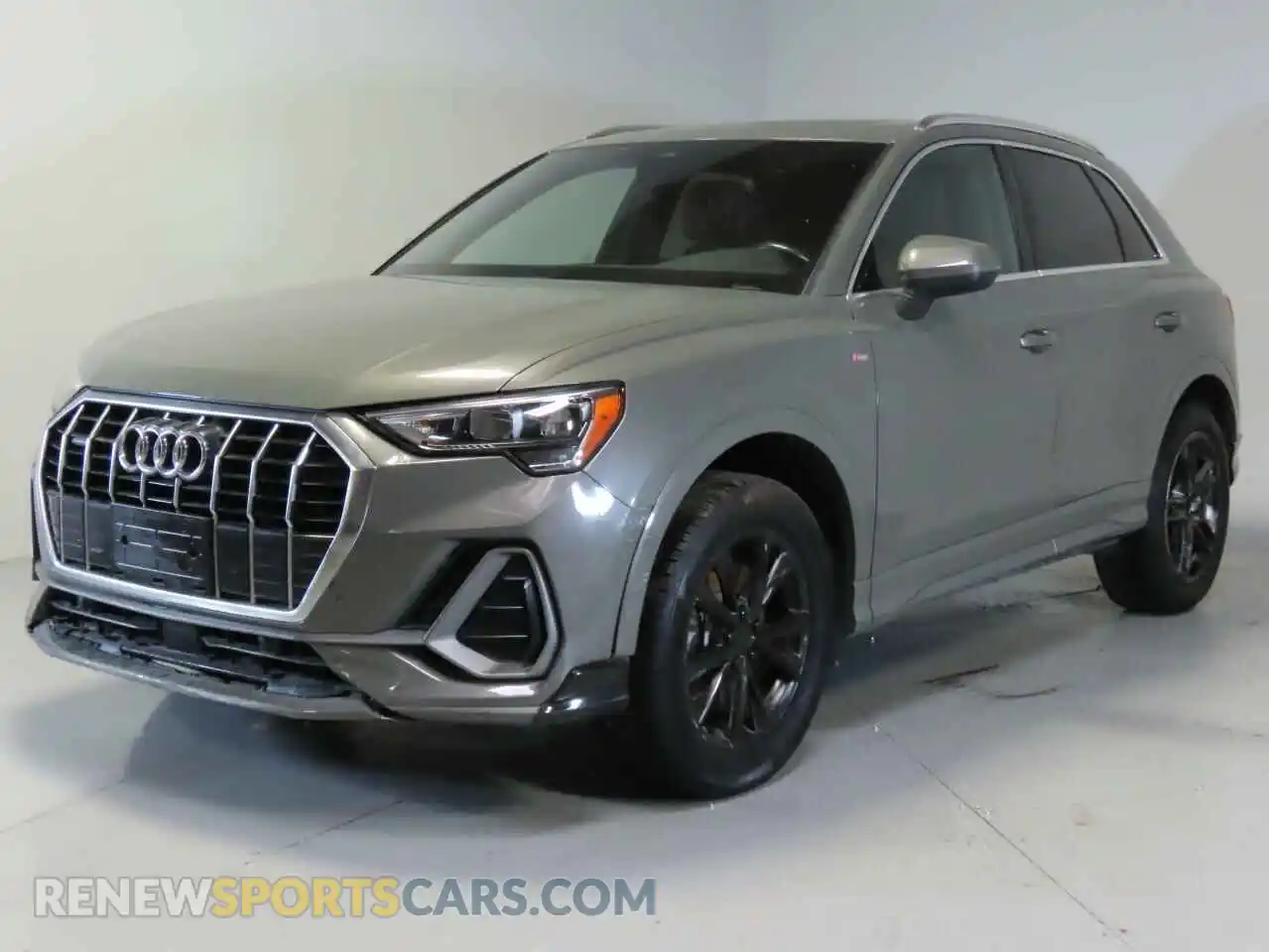 2 Photograph of a damaged car WA1DECF39M1153959 AUDI Q3 2021