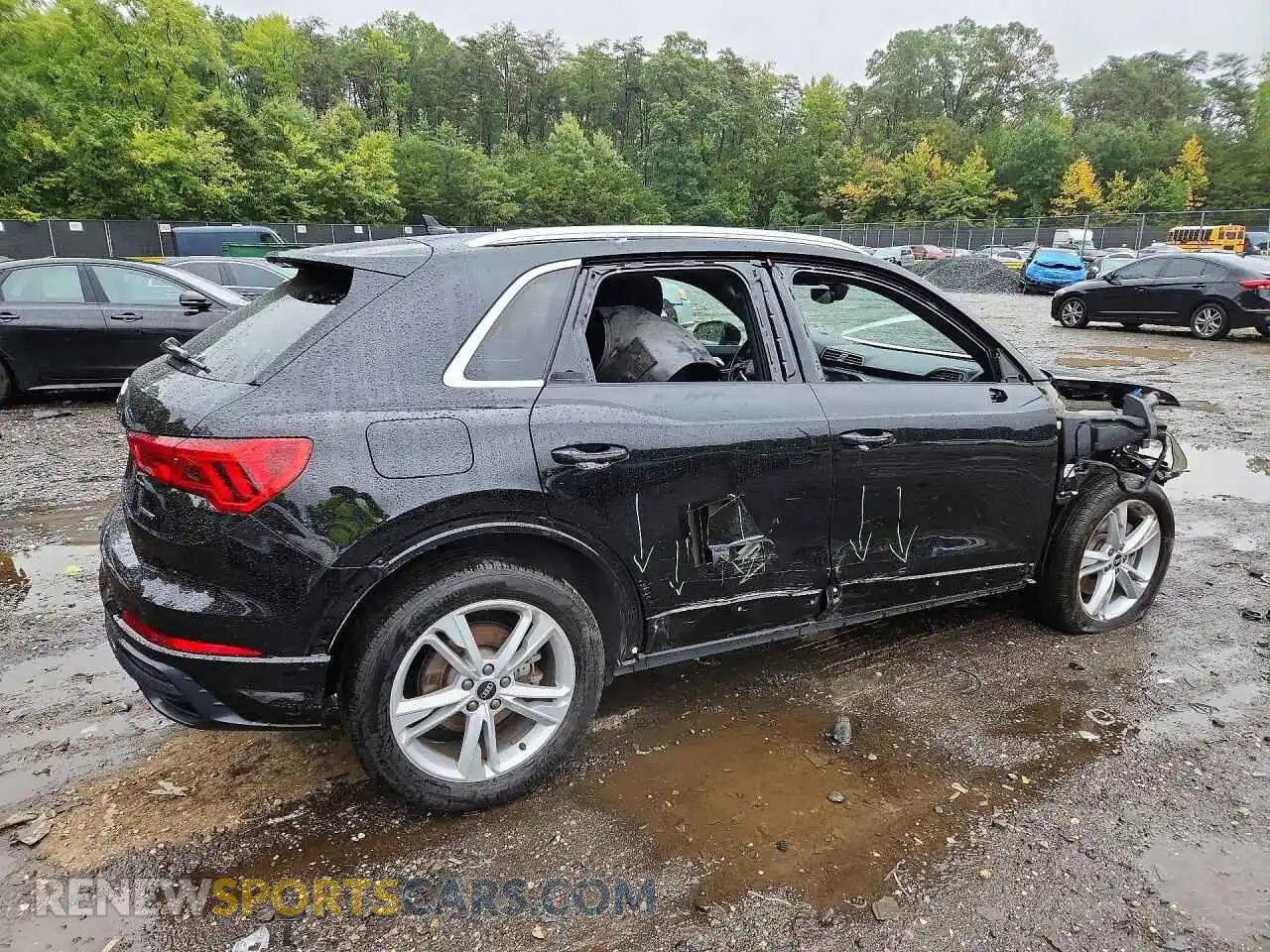 3 Photograph of a damaged car WA1DECF3XM1019980 AUDI Q3 2021