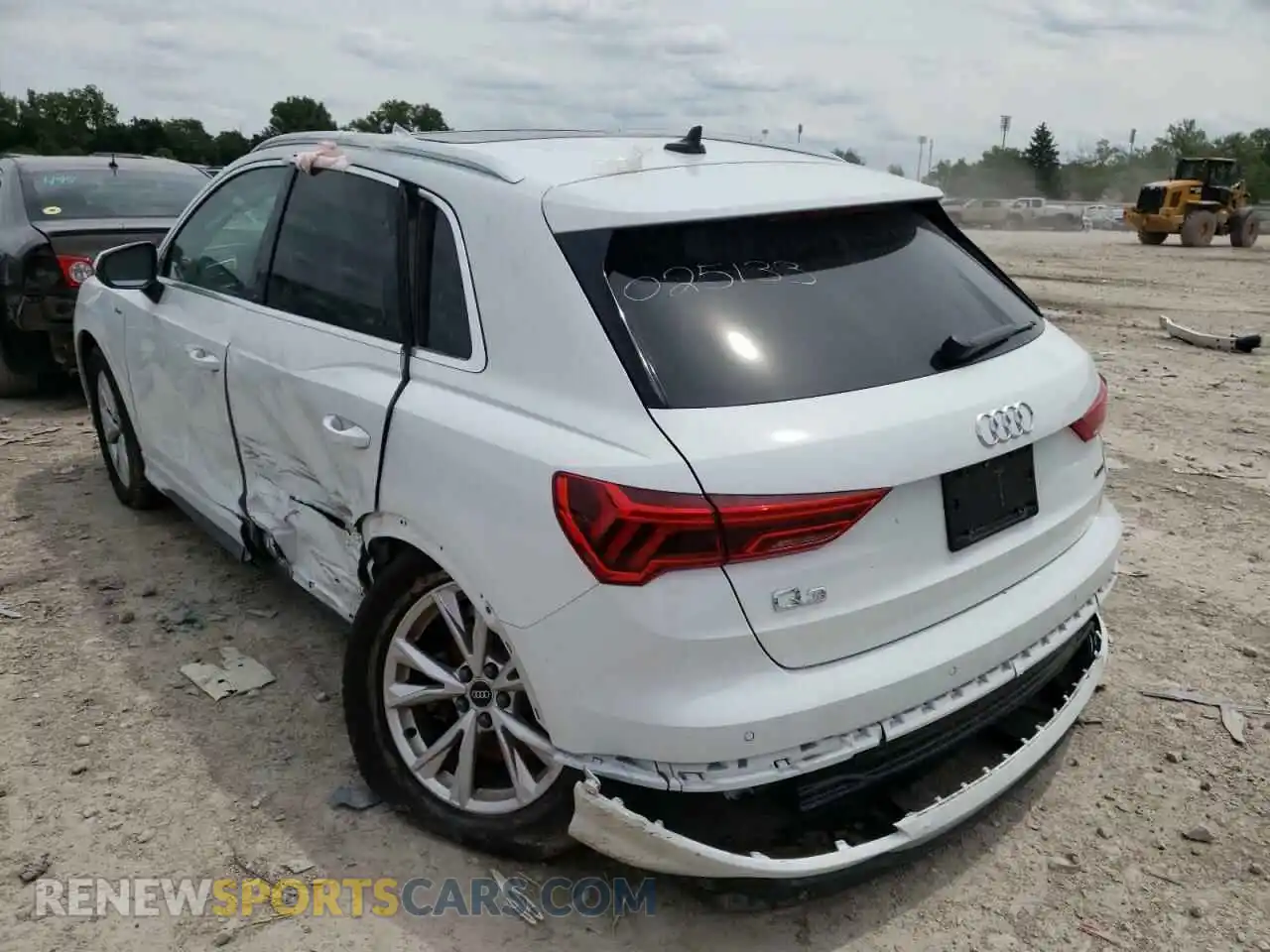 3 Photograph of a damaged car WA1DECF3XM1025133 AUDI Q3 2021