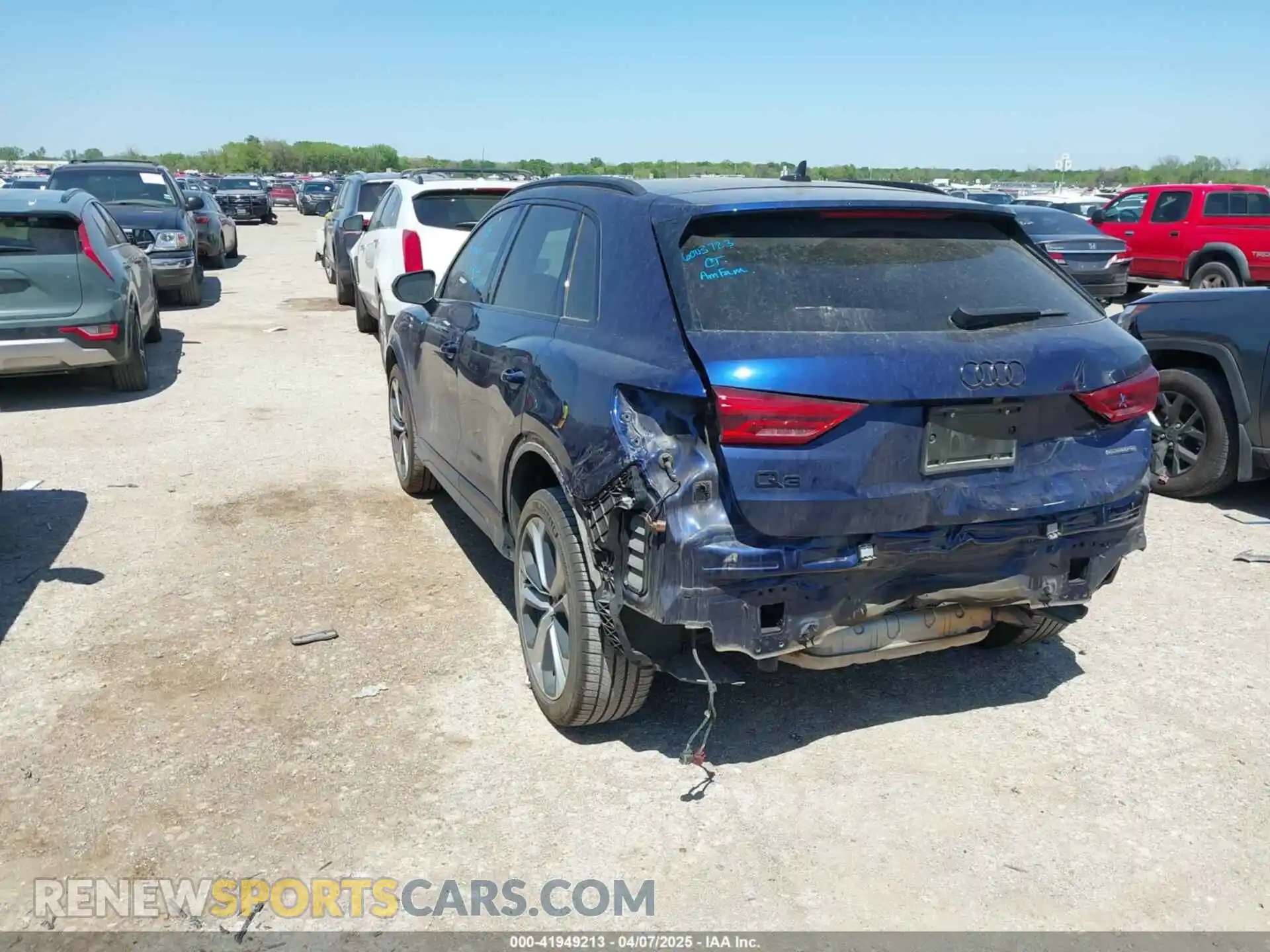 3 Photograph of a damaged car WA1DECF3XM1085641 AUDI Q3 2021