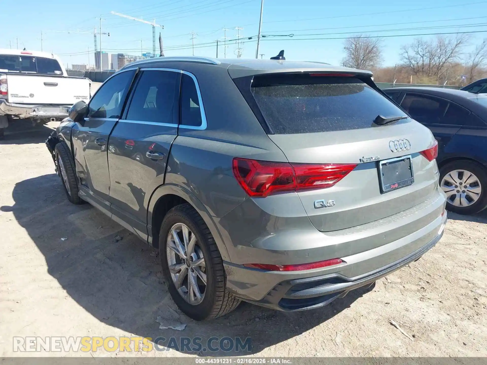 3 Photograph of a damaged car WA1DECF3XM1145319 AUDI Q3 2021