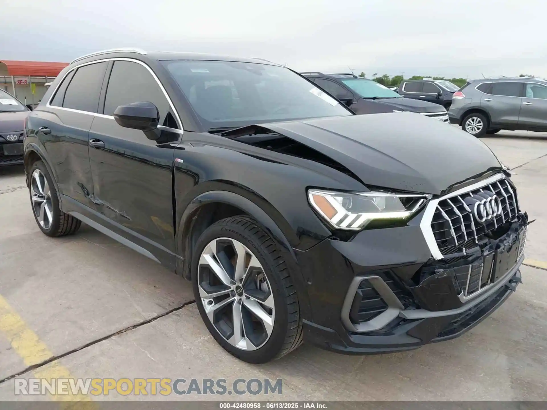 1 Photograph of a damaged car WA1EECF30M1109417 AUDI Q3 2021