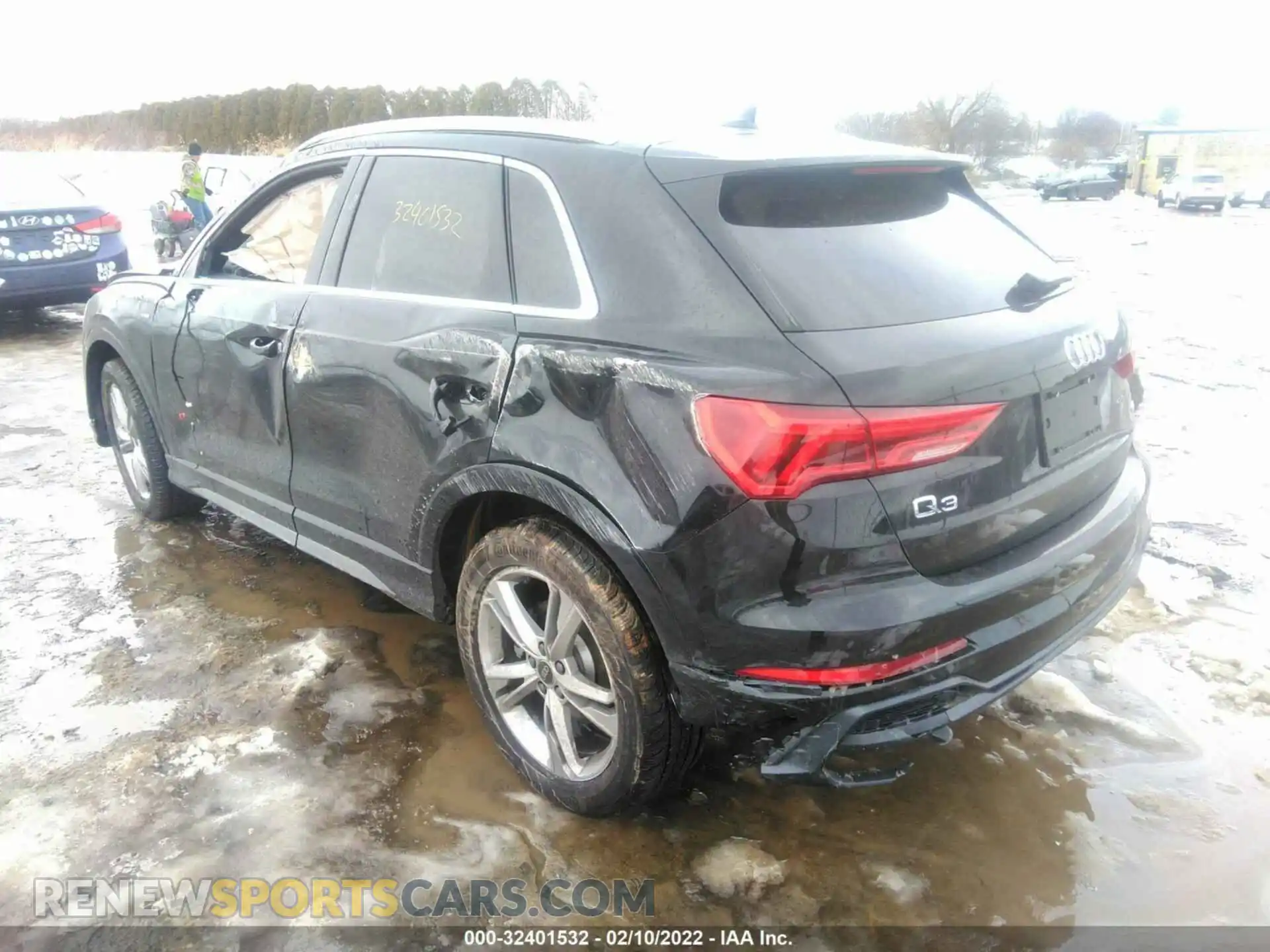 3 Photograph of a damaged car WA1EECF31M1019810 AUDI Q3 2021