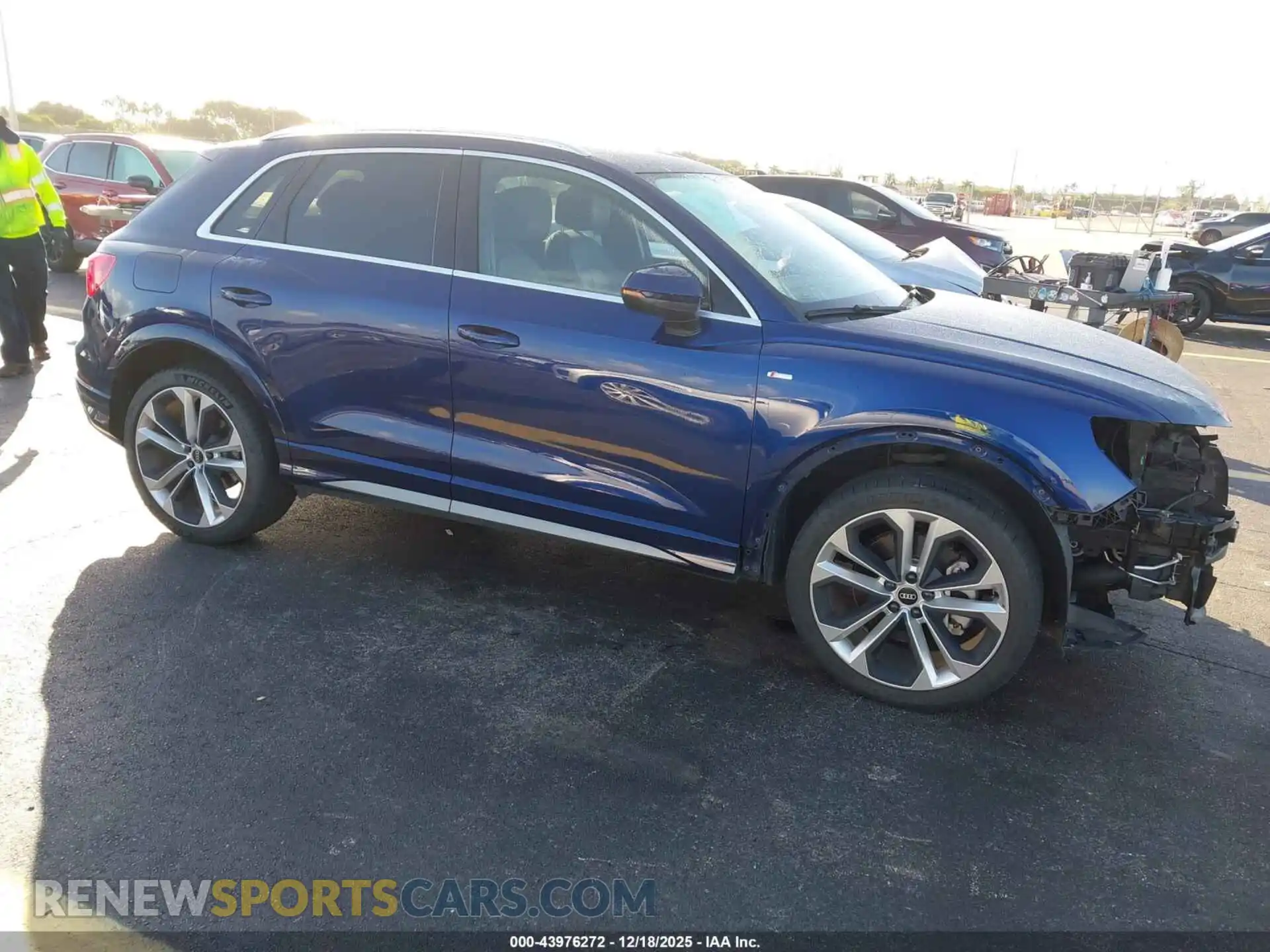 1 Photograph of a damaged car WA1EECF31M1054170 AUDI Q3 2021