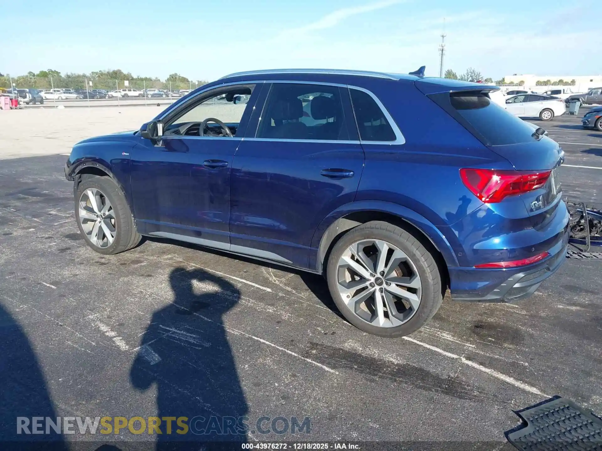 3 Photograph of a damaged car WA1EECF31M1054170 AUDI Q3 2021