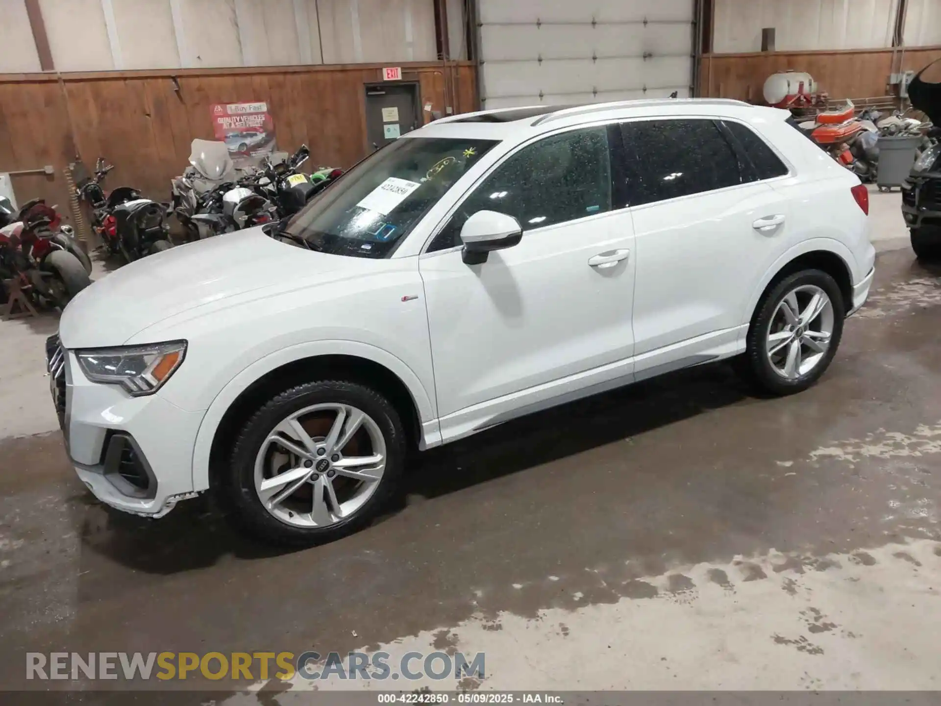 2 Photograph of a damaged car WA1EECF31M1060356 AUDI Q3 2021