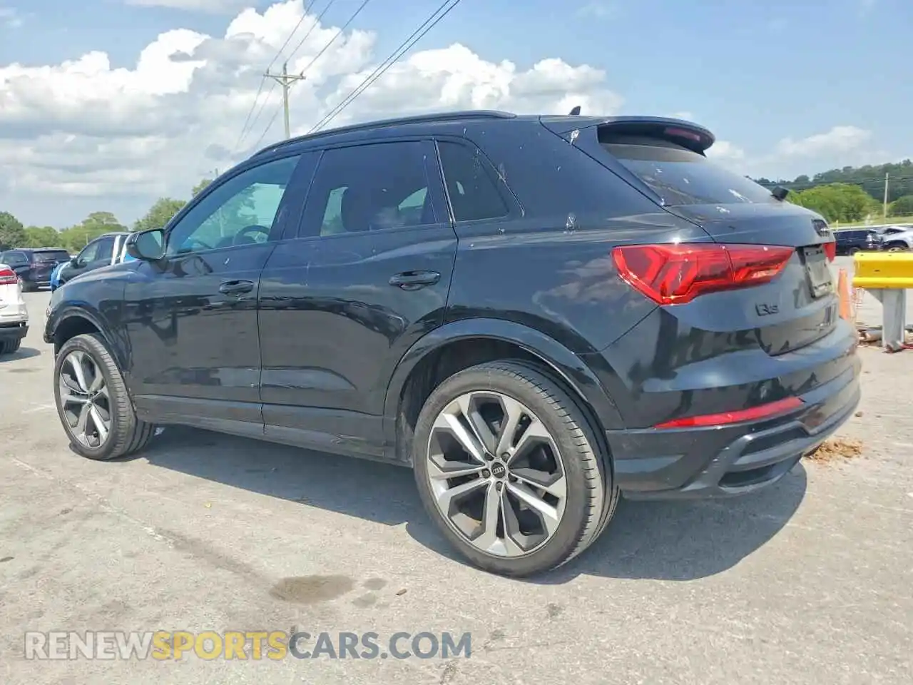 2 Photograph of a damaged car WA1EECF32M1027494 AUDI Q3 2021