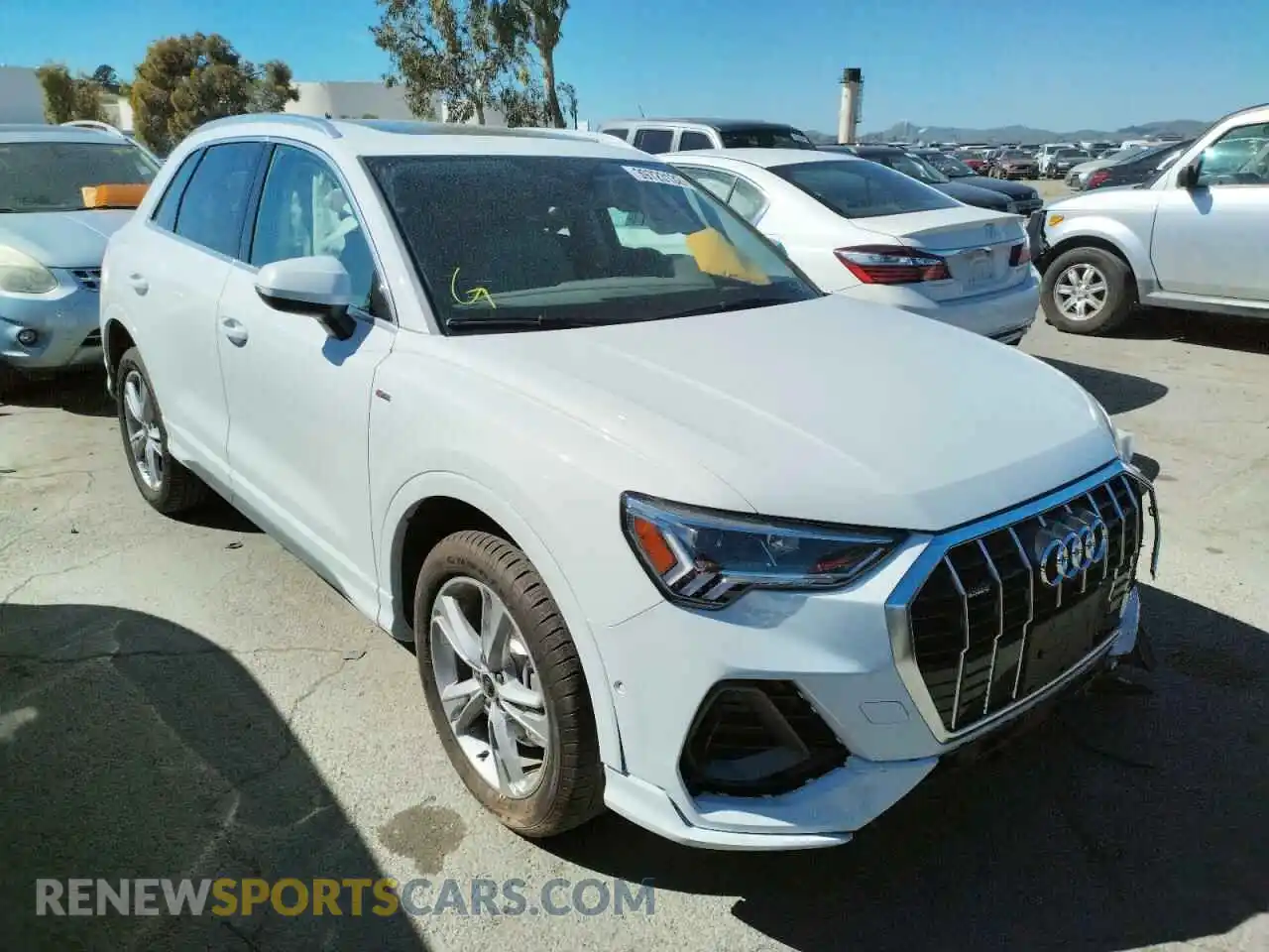 1 Photograph of a damaged car WA1EECF32M1101531 AUDI Q3 2021