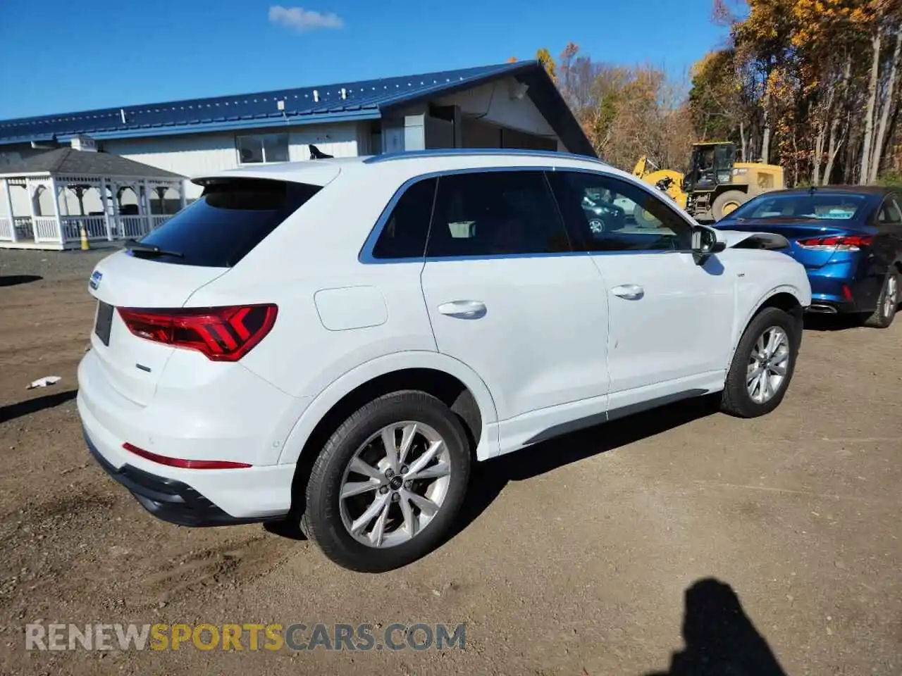 3 Photograph of a damaged car WA1EECF32M1108401 AUDI Q3 2021