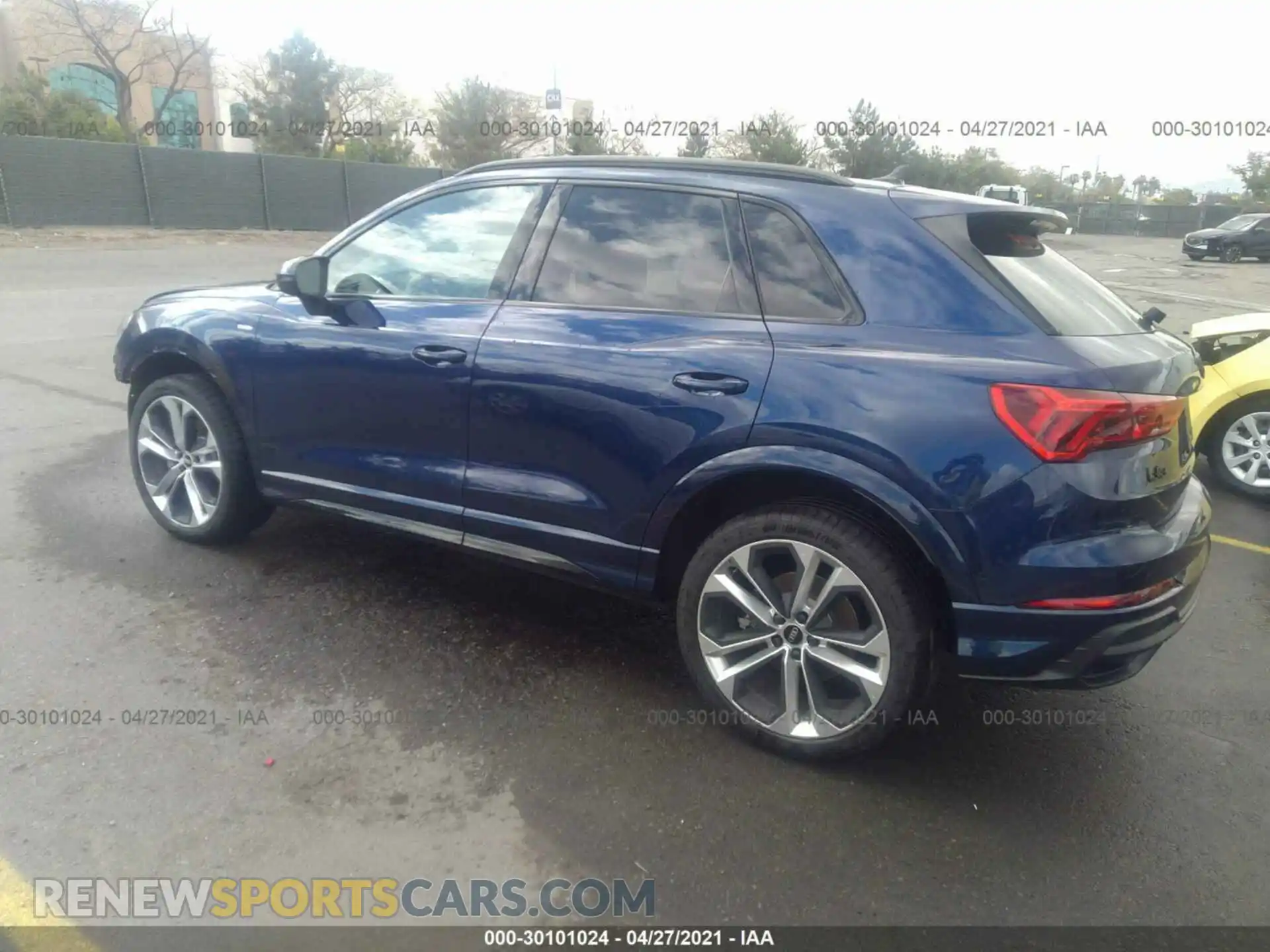 3 Photograph of a damaged car WA1EECF34M1062098 AUDI Q3 2021
