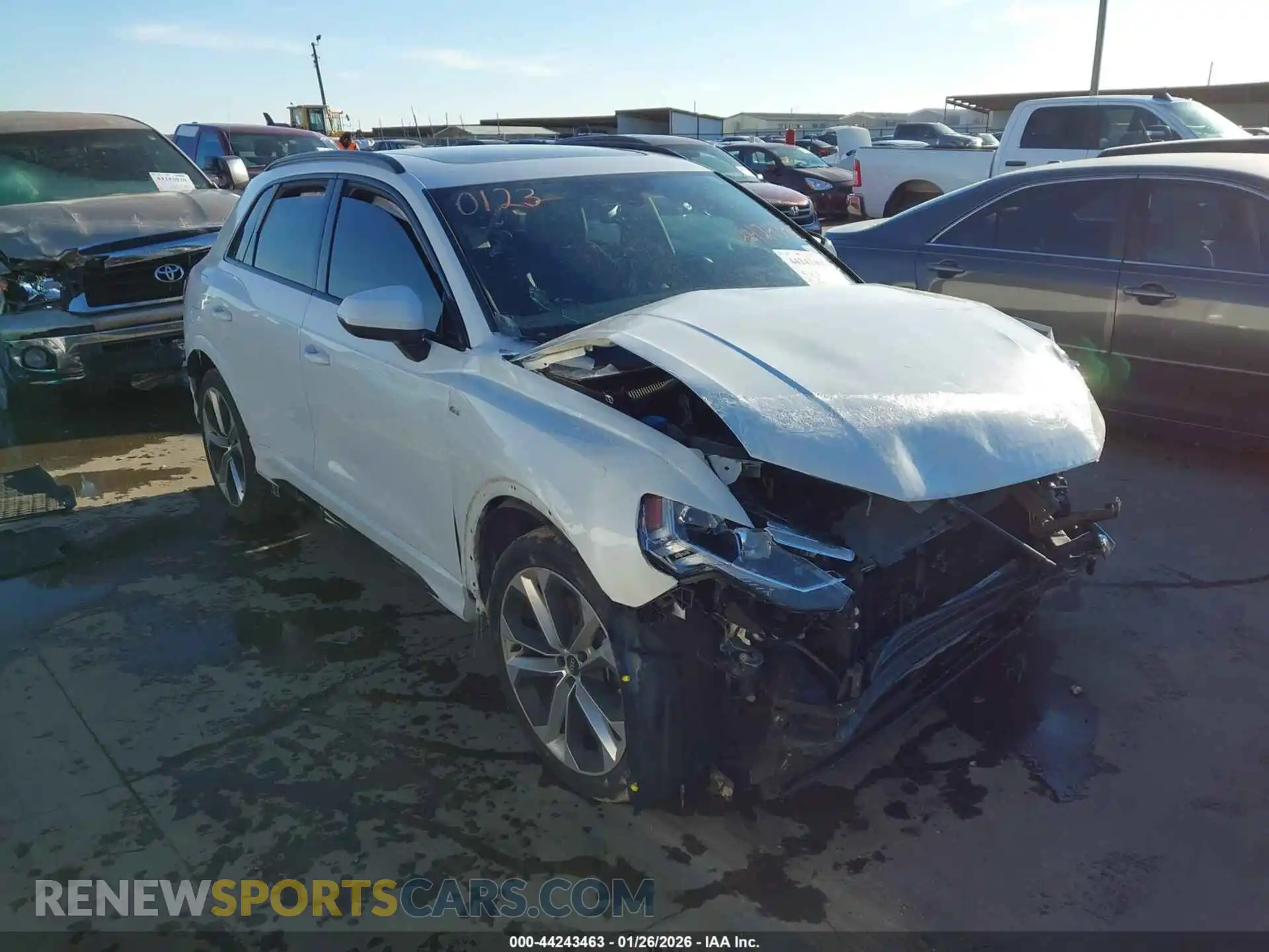 1 Photograph of a damaged car WA1EECF34M1082092 AUDI Q3 2021