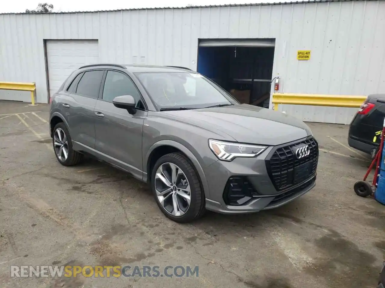 1 Photograph of a damaged car WA1EECF34M1091231 AUDI Q3 2021