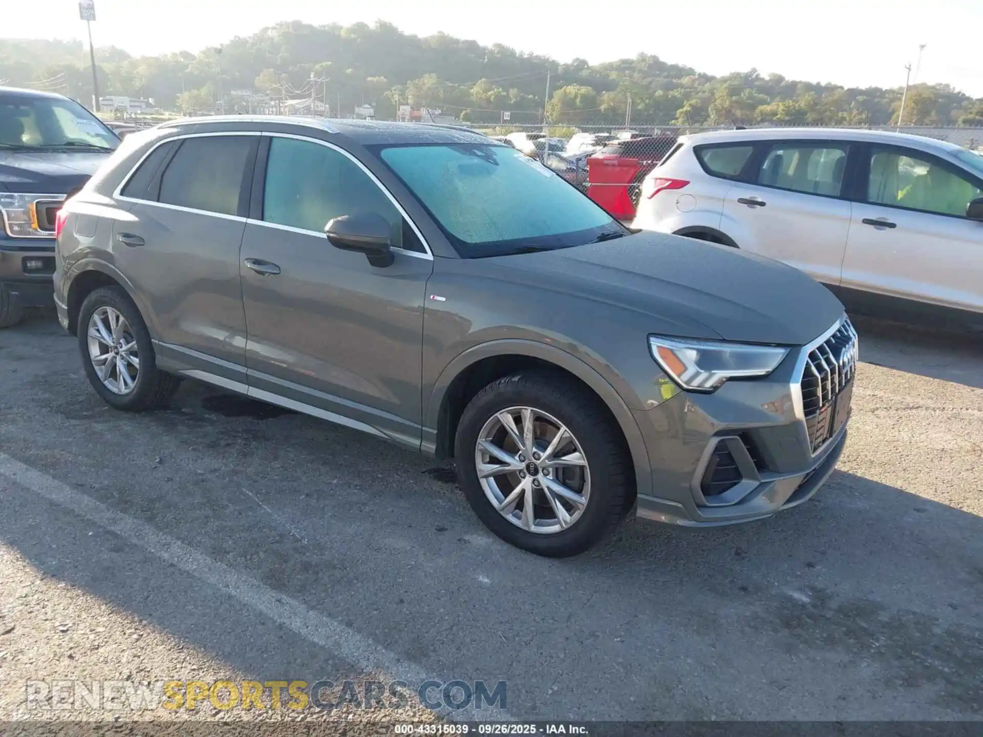 1 Photograph of a damaged car WA1EECF35M1029496 AUDI Q3 2021