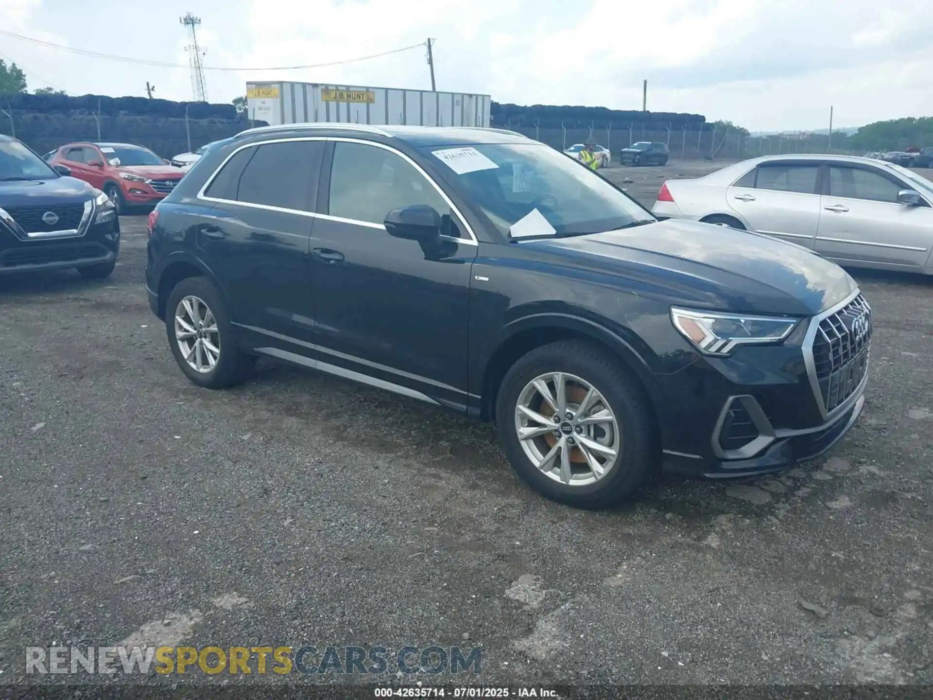 1 Photograph of a damaged car WA1EECF35M1103869 AUDI Q3 2021