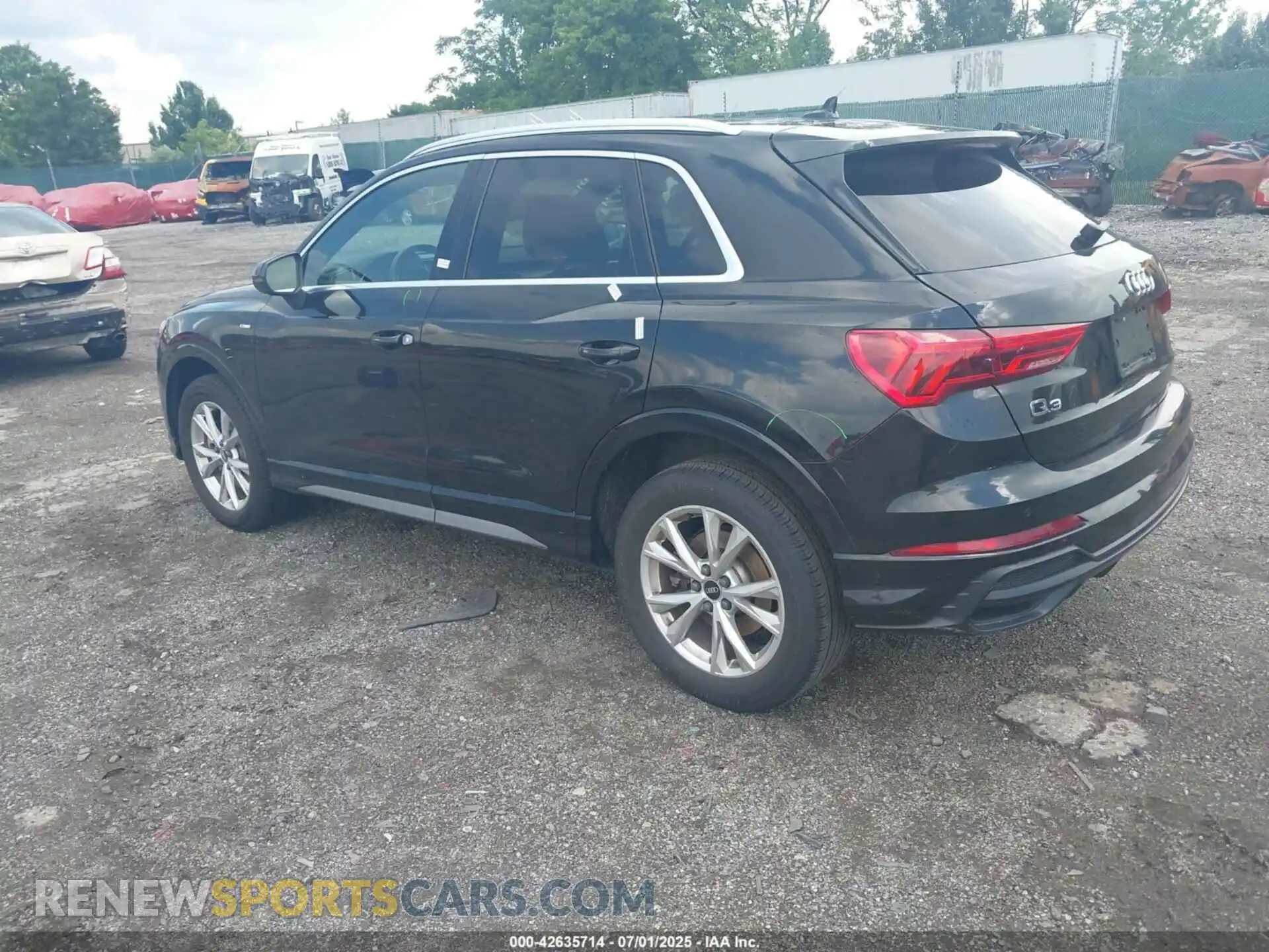 3 Photograph of a damaged car WA1EECF35M1103869 AUDI Q3 2021