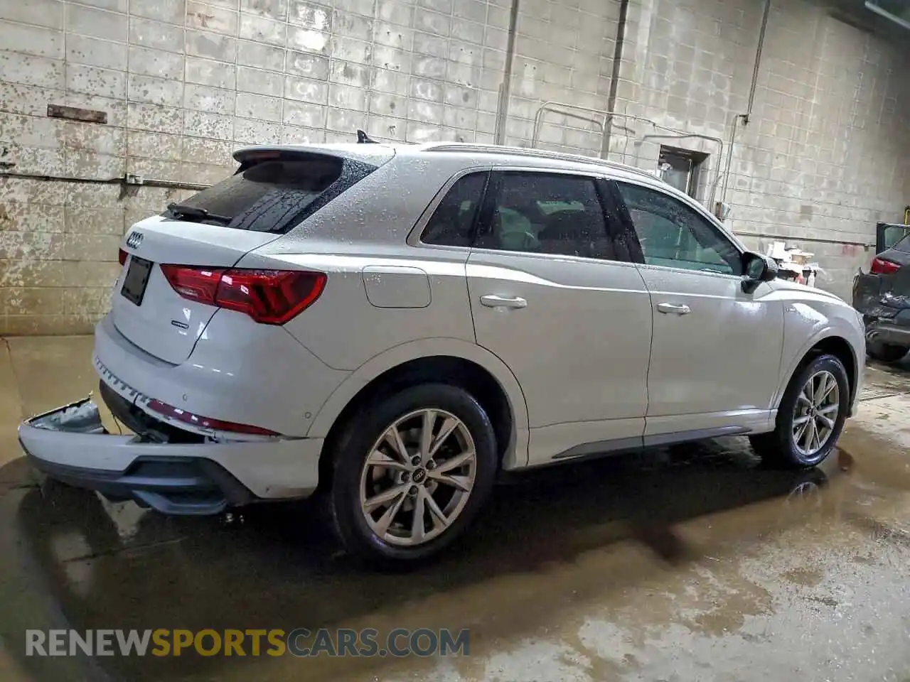 3 Photograph of a damaged car WA1EECF35M1144471 AUDI Q3 2021