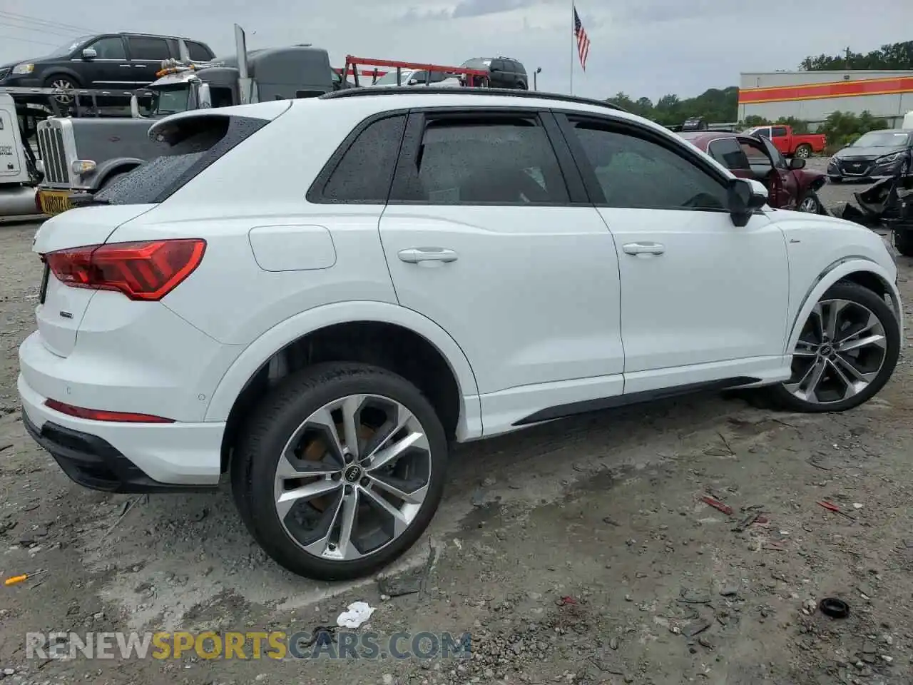 3 Photograph of a damaged car WA1EECF35M1151775 AUDI Q3 2021