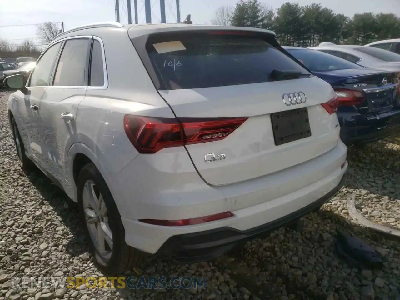 3 Photograph of a damaged car WA1EECF36M1019561 AUDI Q3 2021