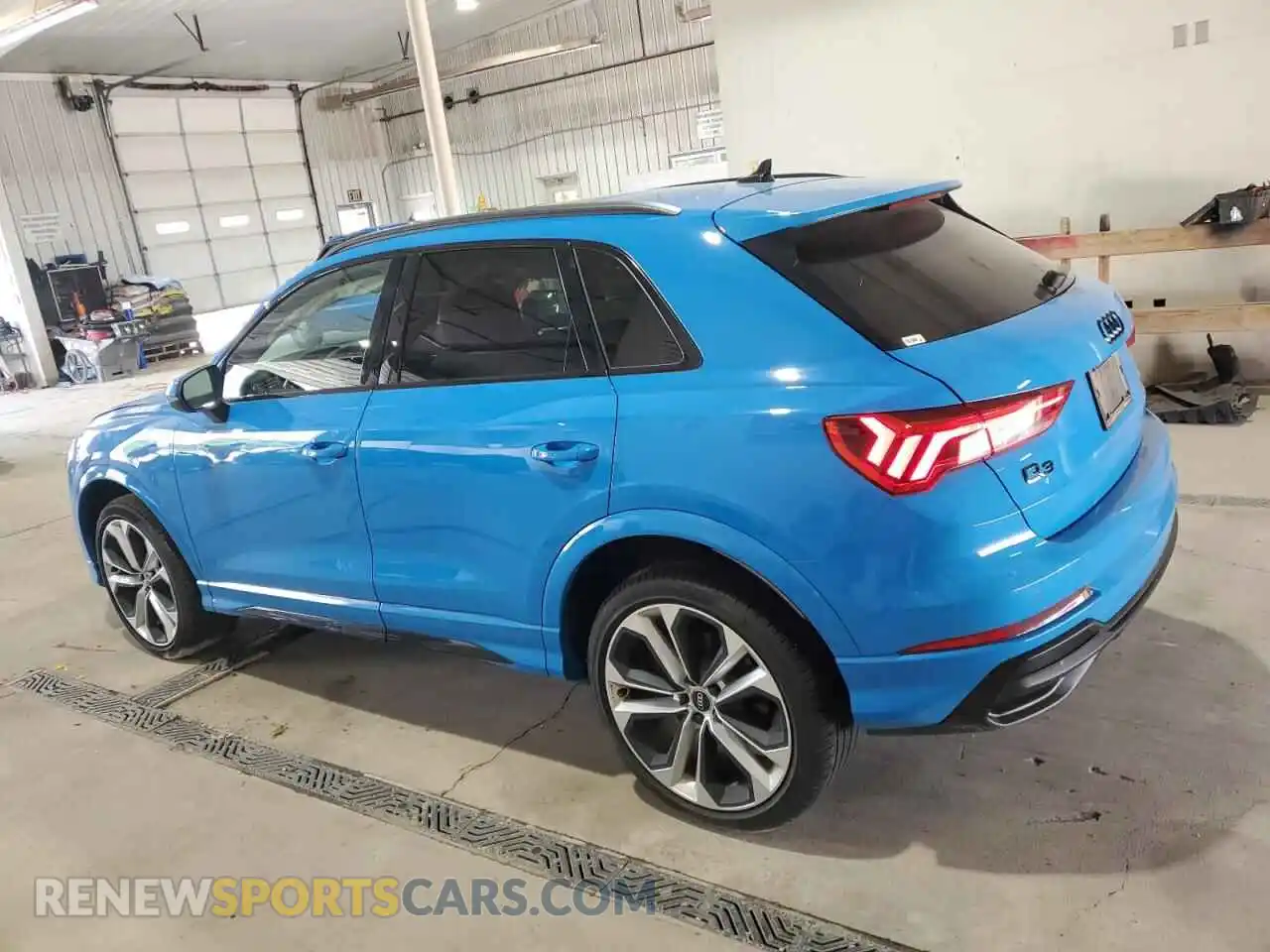 2 Photograph of a damaged car WA1EECF36M1144964 AUDI Q3 2021