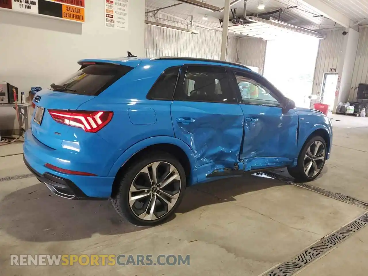 3 Photograph of a damaged car WA1EECF36M1144964 AUDI Q3 2021