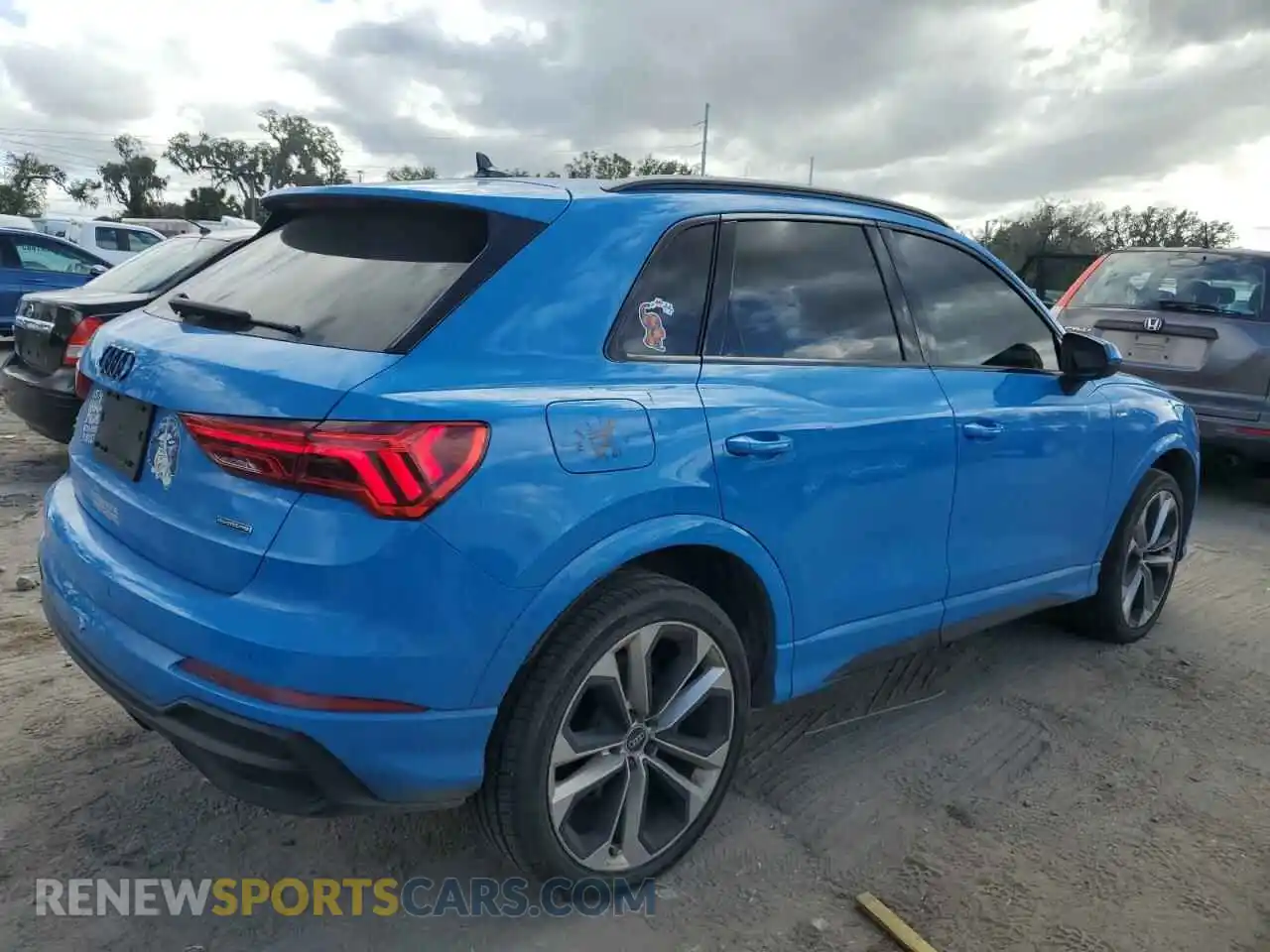 3 Photograph of a damaged car WA1EECF36M1148190 AUDI Q3 2021