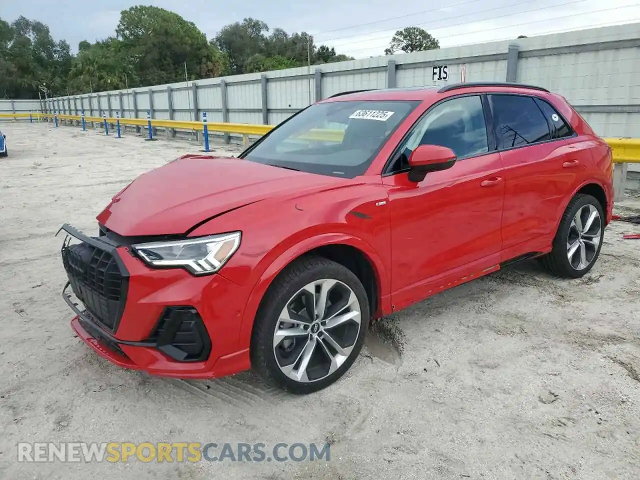 1 Photograph of a damaged car WA1EECF37M1006141 AUDI Q3 2021
