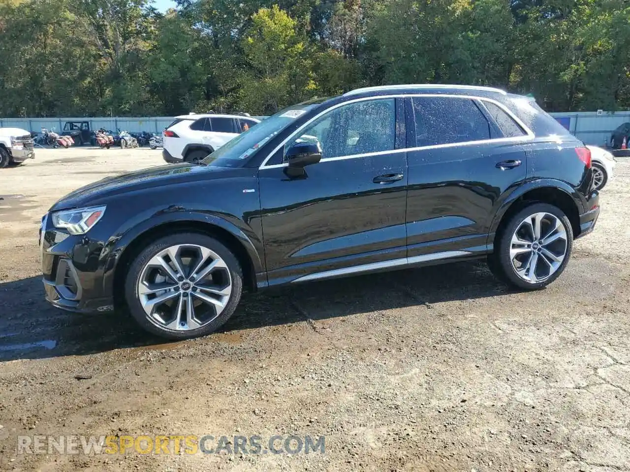 1 Photograph of a damaged car WA1EECF37M1114016 AUDI Q3 2021